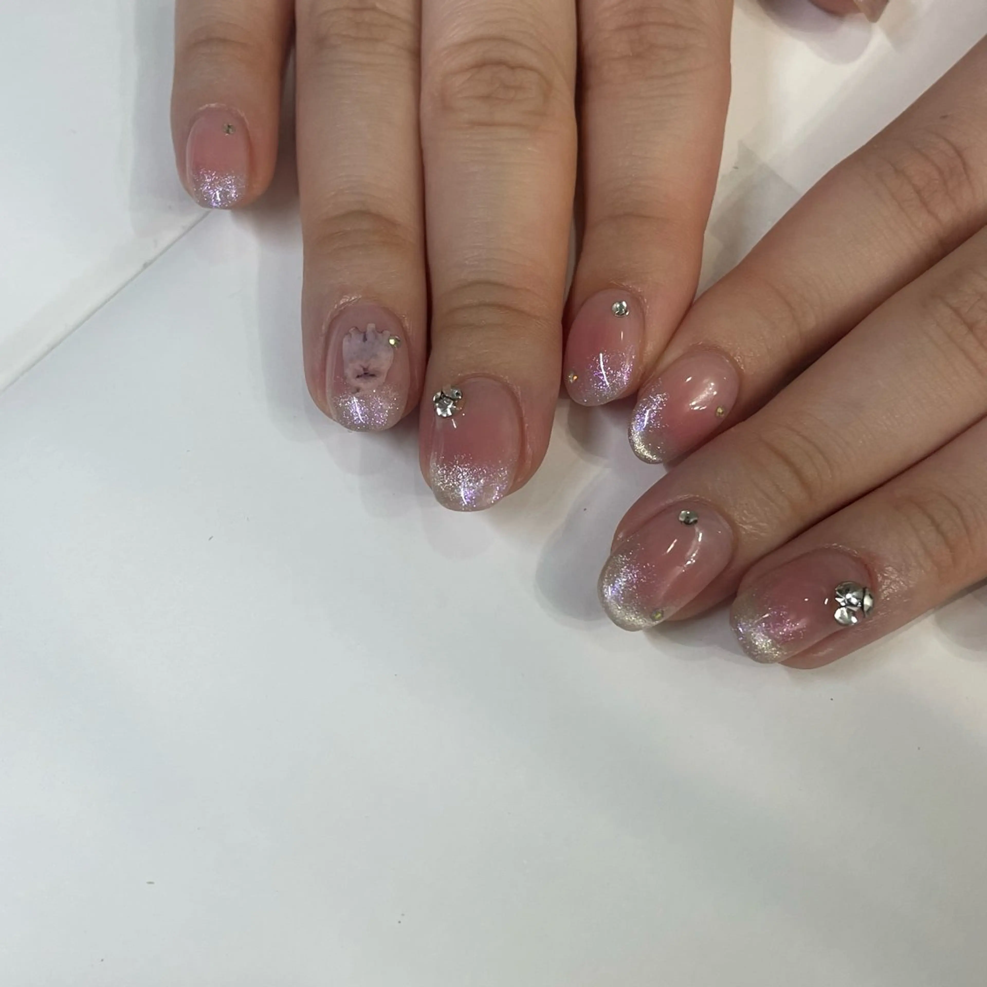 ネイル ハンドネイル ネイルズシャトン🪡 ネイリスト齊藤のネイルデザイン