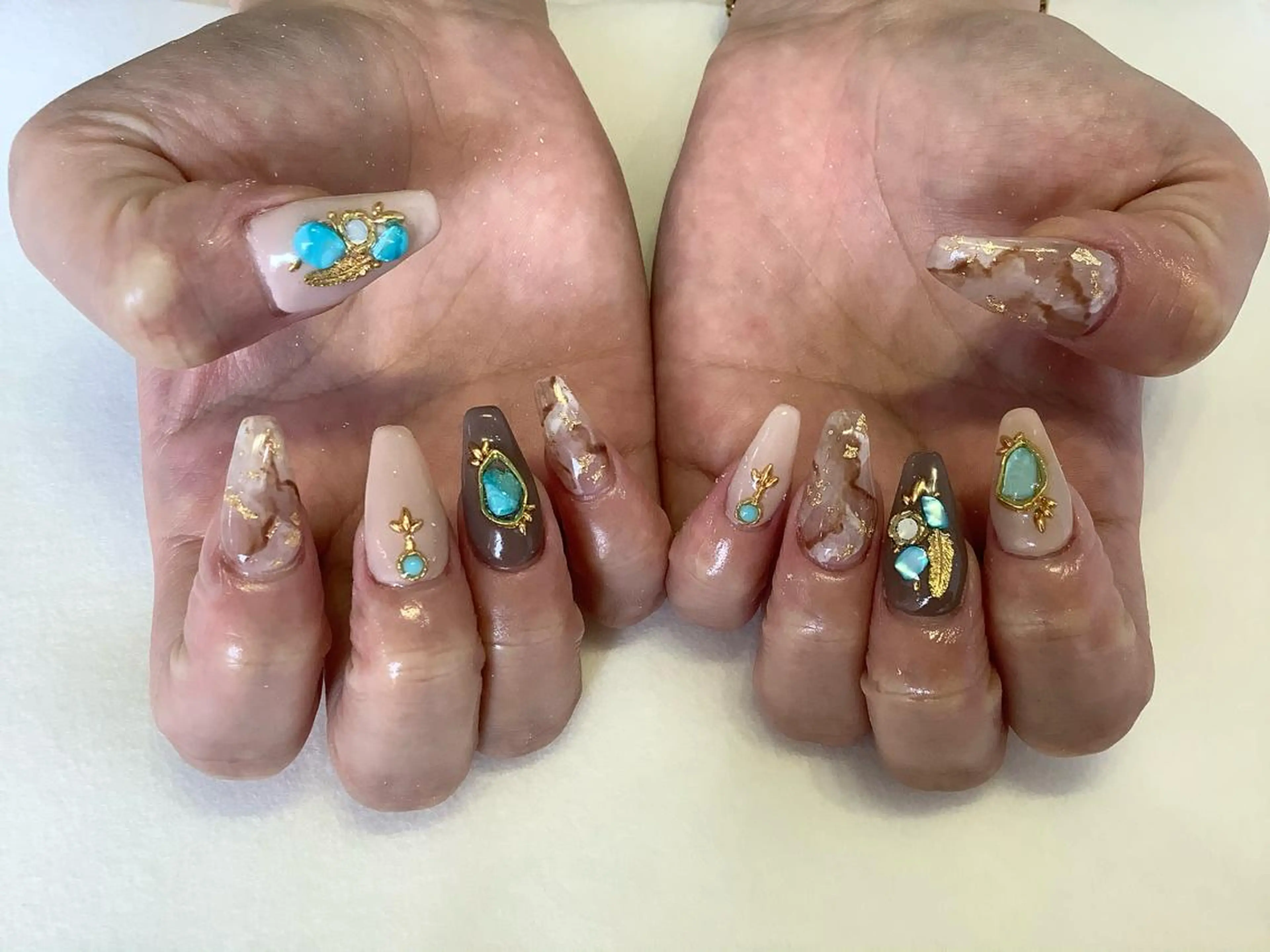 ネイル ハンドネイル 💎🐰 saki. m 🐰💎のネイルデザイン