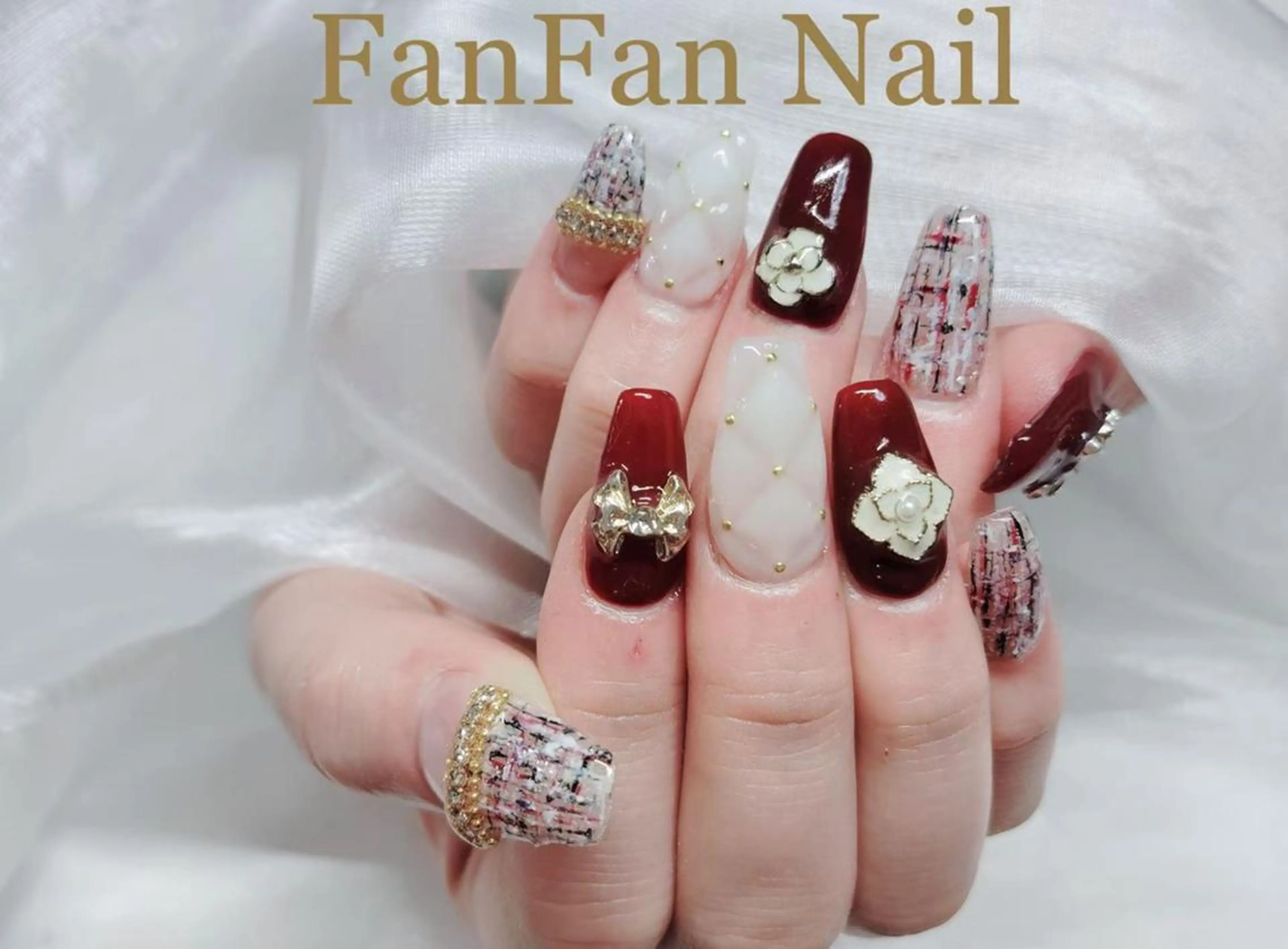 ネイル アートネイル オーロラネイル ガーリー キラキラネイル 韓国ネイル Mio NailsalonUのネイルデザイン