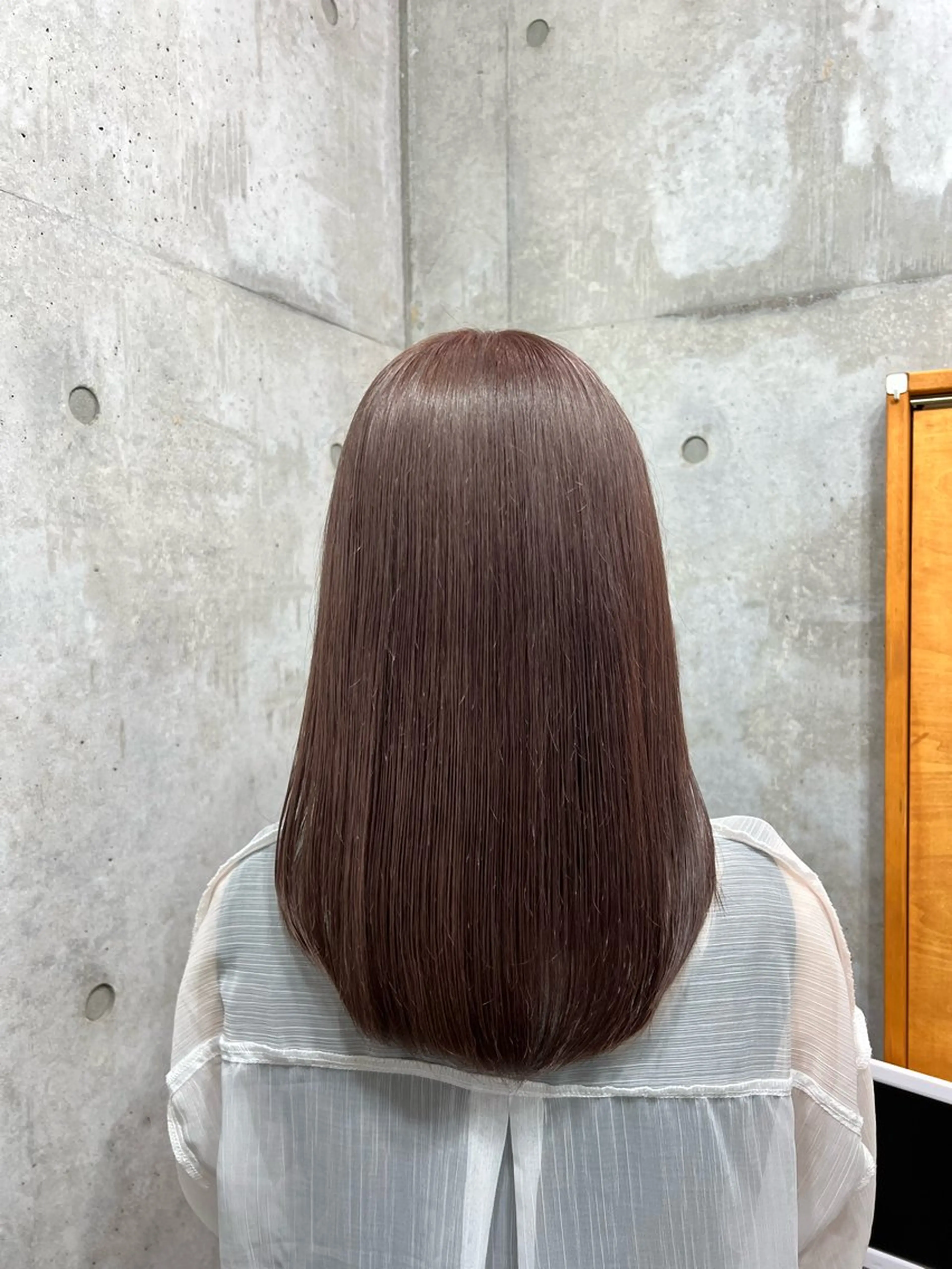 セミロング カラー ブリーチカラー/ 寺口佳希のヘアスタイル