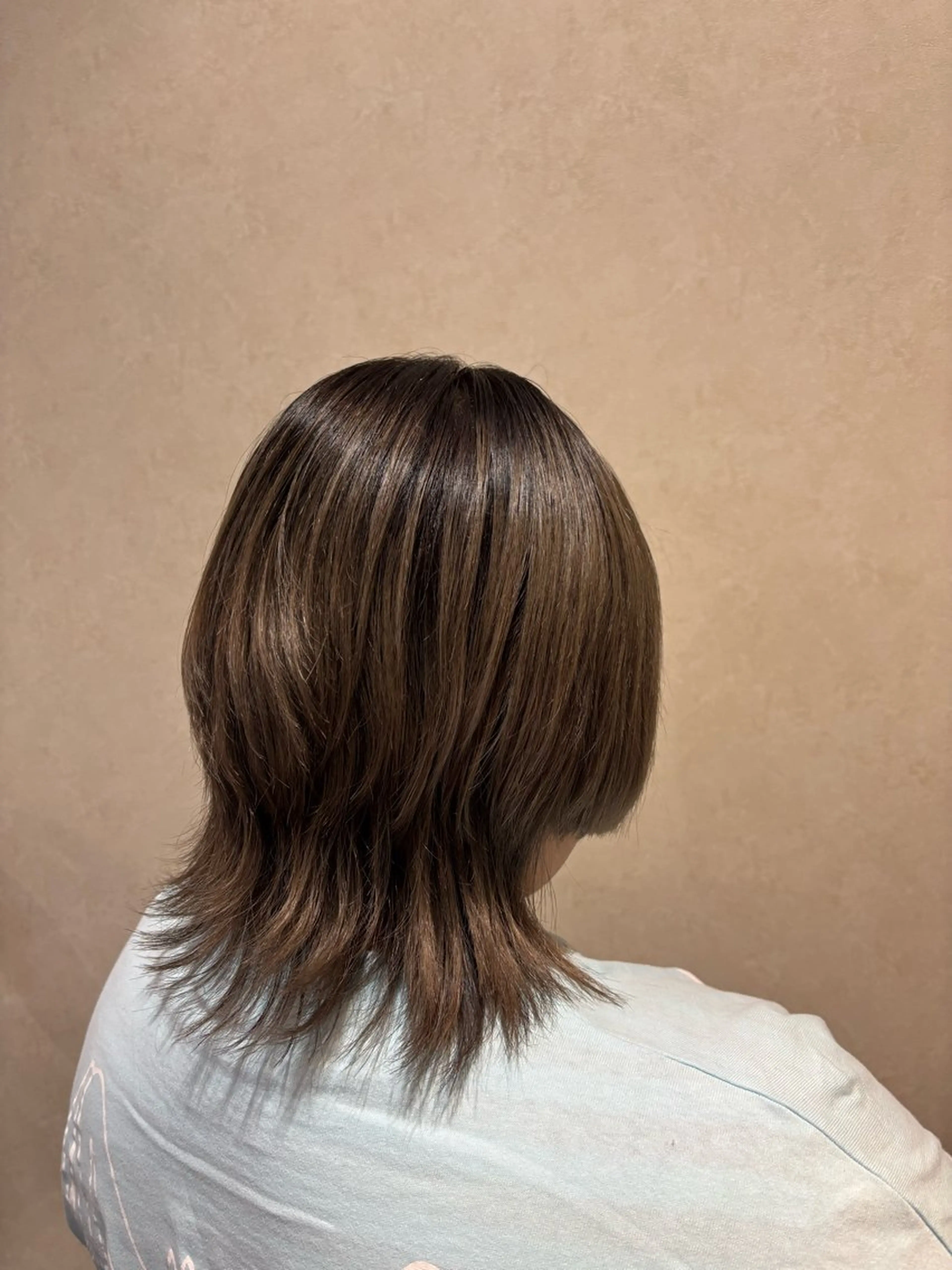 ミディアム ウルフカット 橋本 圭織のヘアスタイル