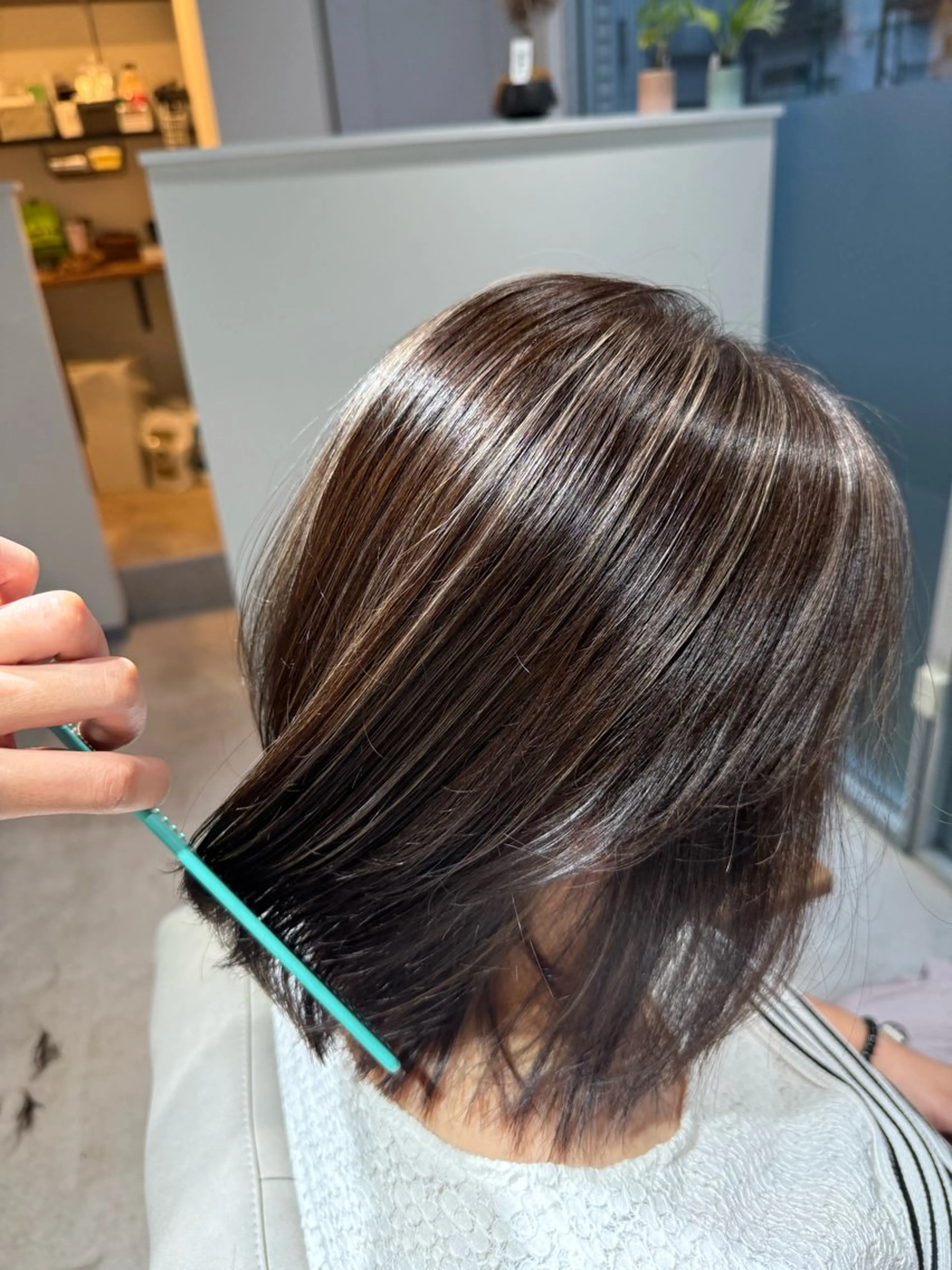 ミディアム カラー ヘアカラー トリートメント 脱白髪染め美容師 竹内涼乃のヘアスタイル