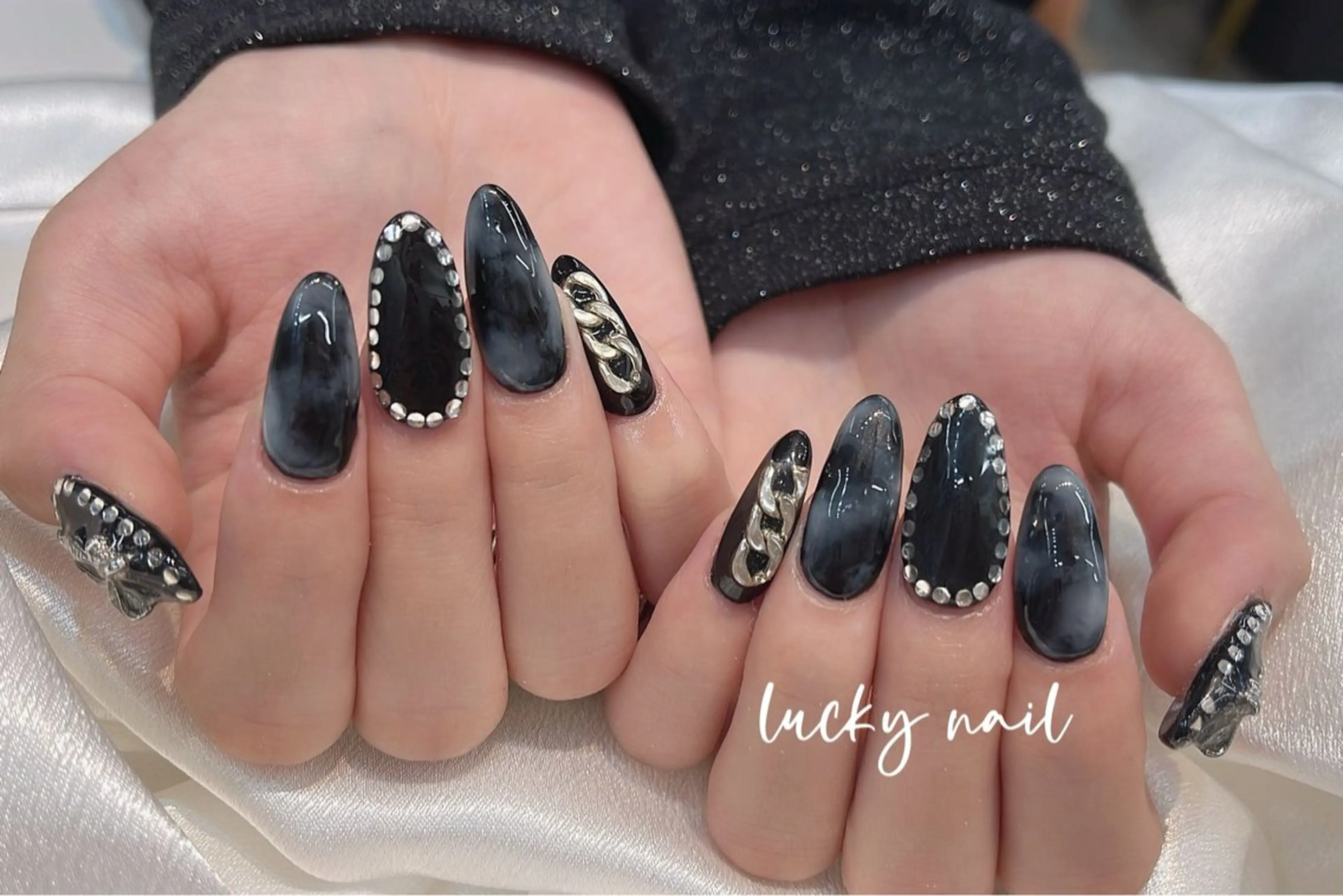 ネイル チークネイル 長さ出し ジェルネイル マグネットネイル 持ち込み ハンドネイル ハンドケア ラッキーネイルサロン 西川口東口店のネイルデザイン