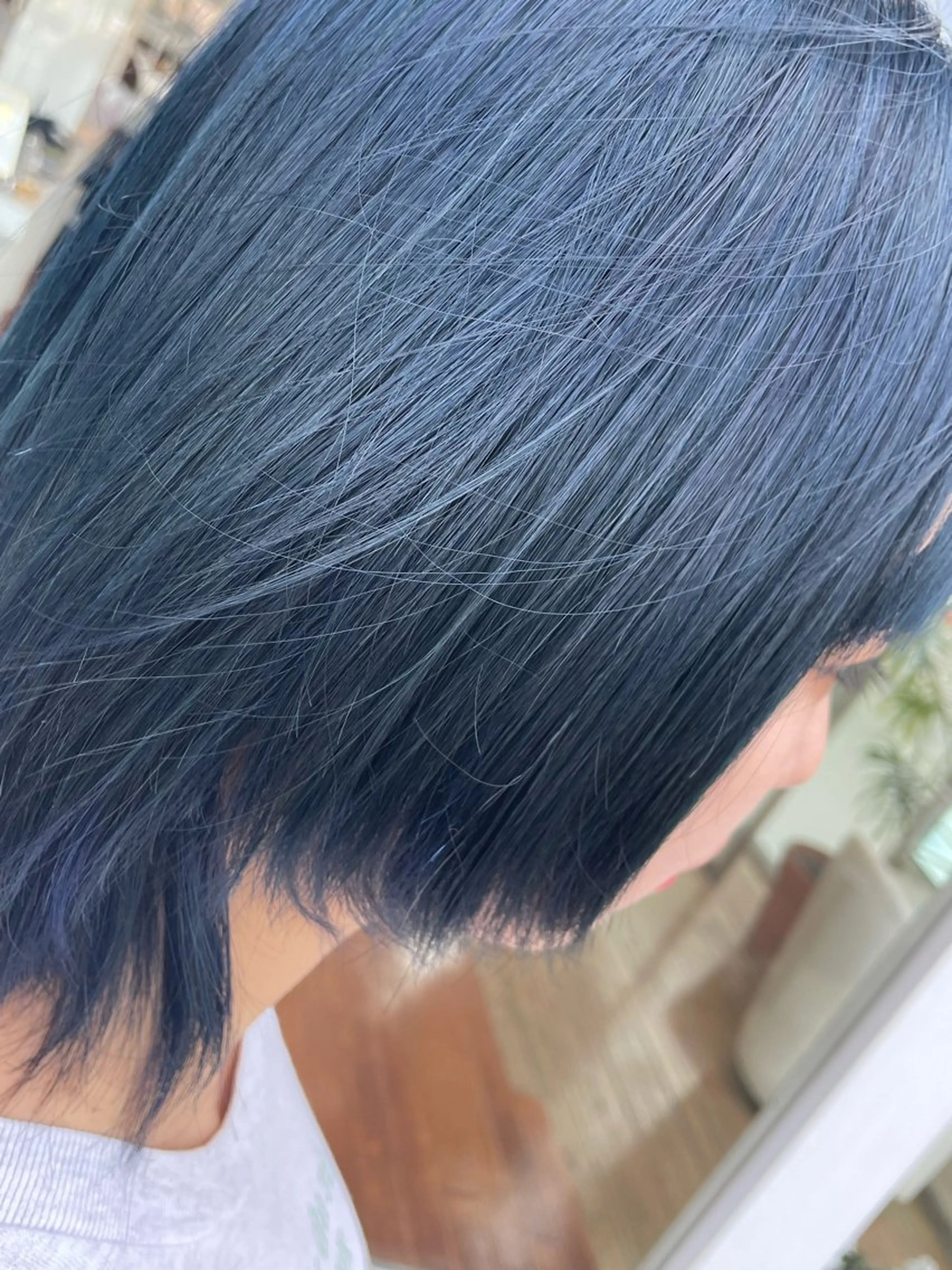 ショート カラー ブリーチ ブルーカラー ヘアカラー Canon/ インナーカラー/小倉のヘアスタイル