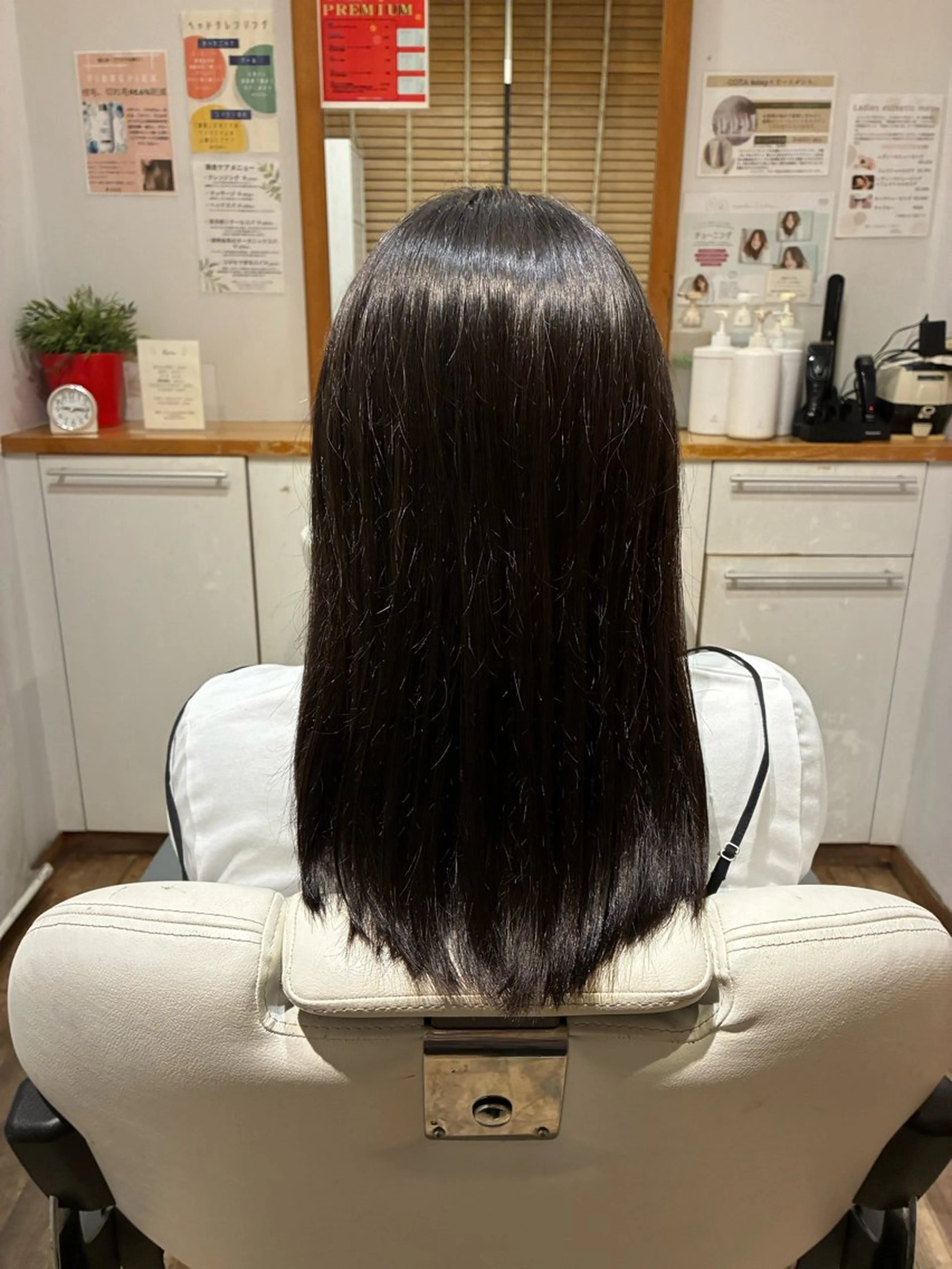 セミロング カット 友永 風歌のヘアスタイル