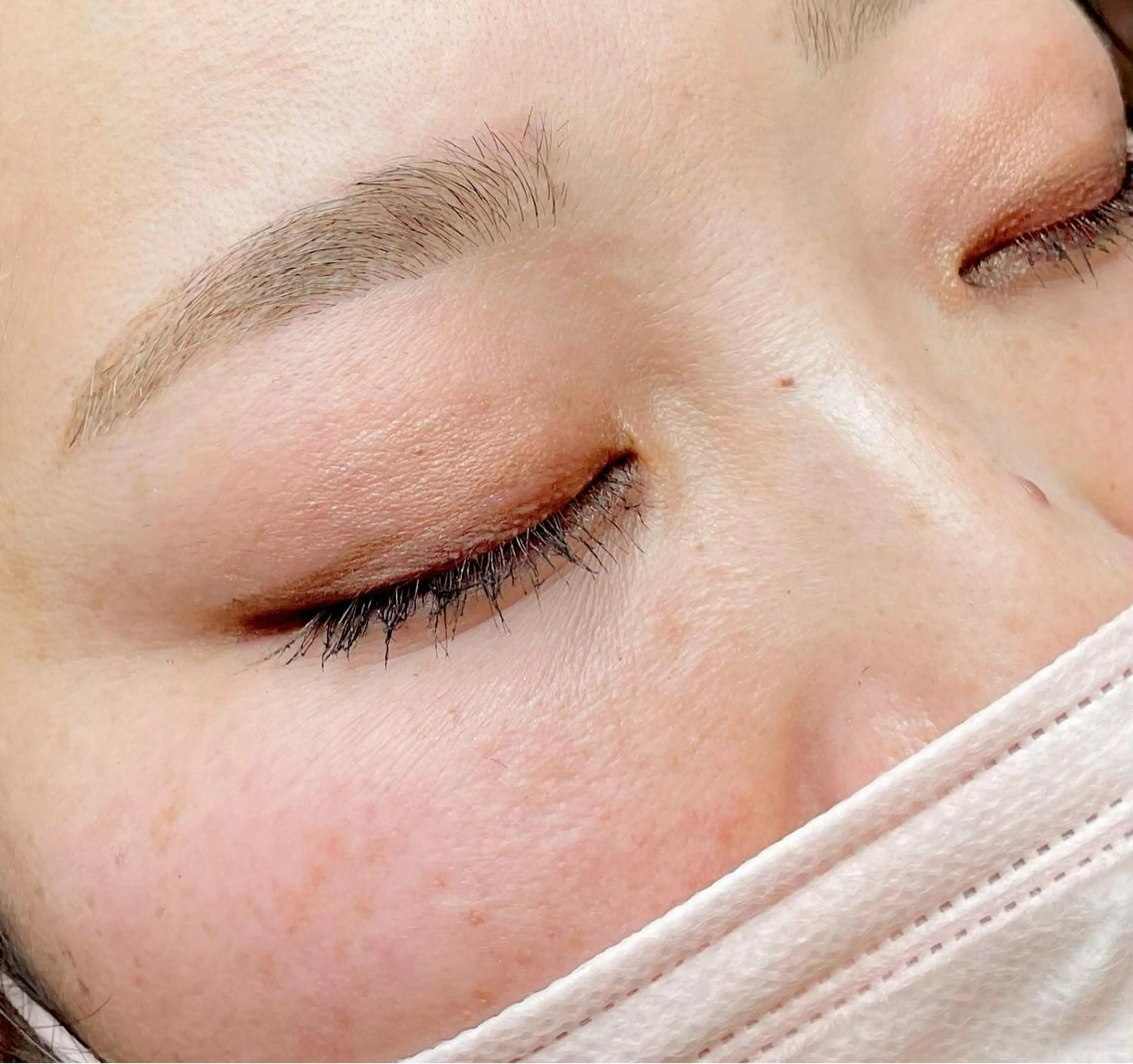 アイブロウ 木藤 みれのマツエク・マツパデザイン