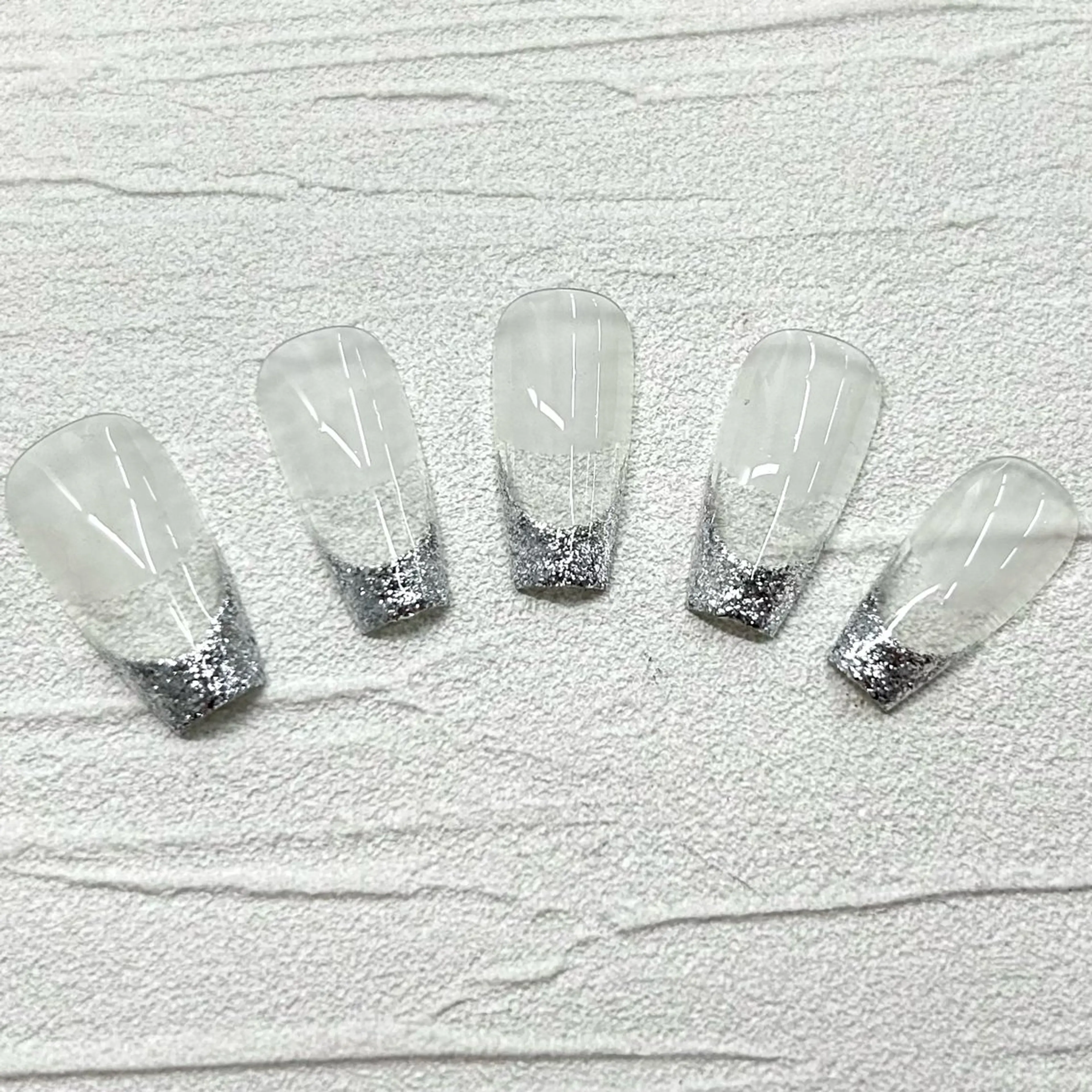 ネイル フレンチネイル ラメ(グリッター) ハンドネイル エリクサーネイル池袋 樋口のネイルデザイン