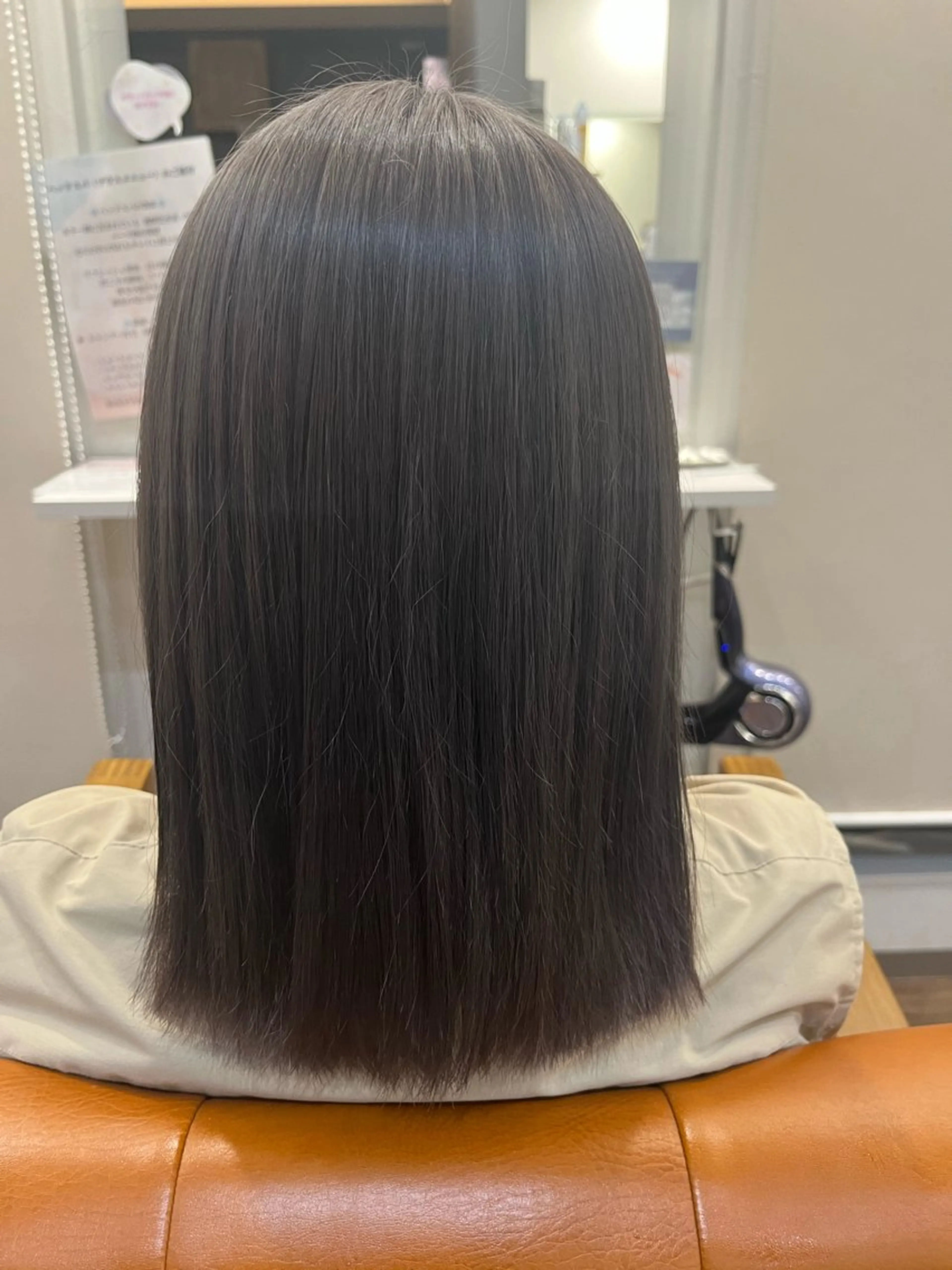カラー 佐々木 涼子のヘアスタイル