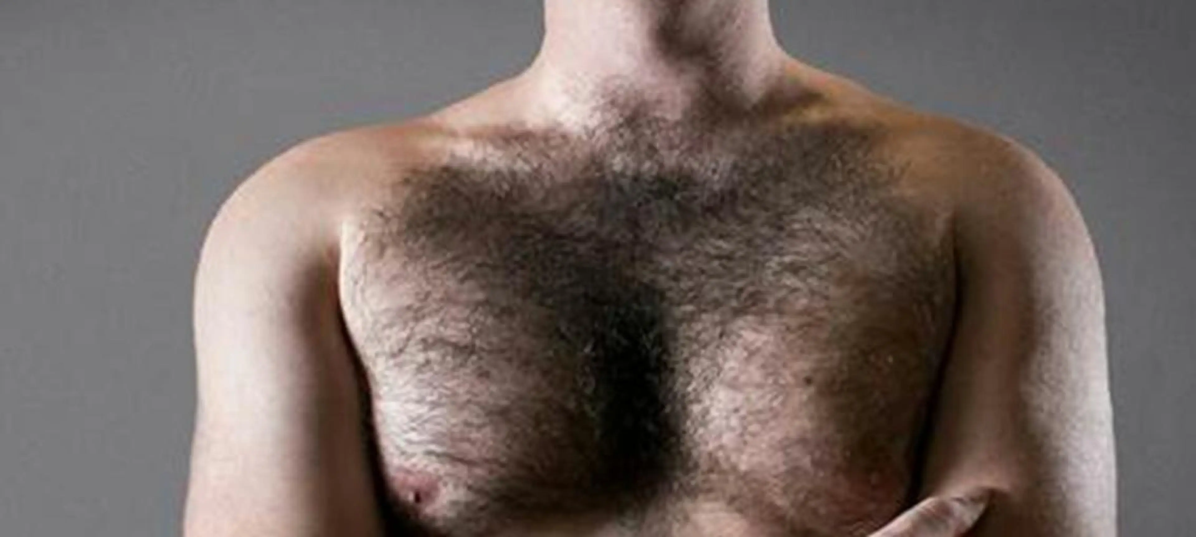 胸毛脱毛　ワックスor美肌光脱毛の写真