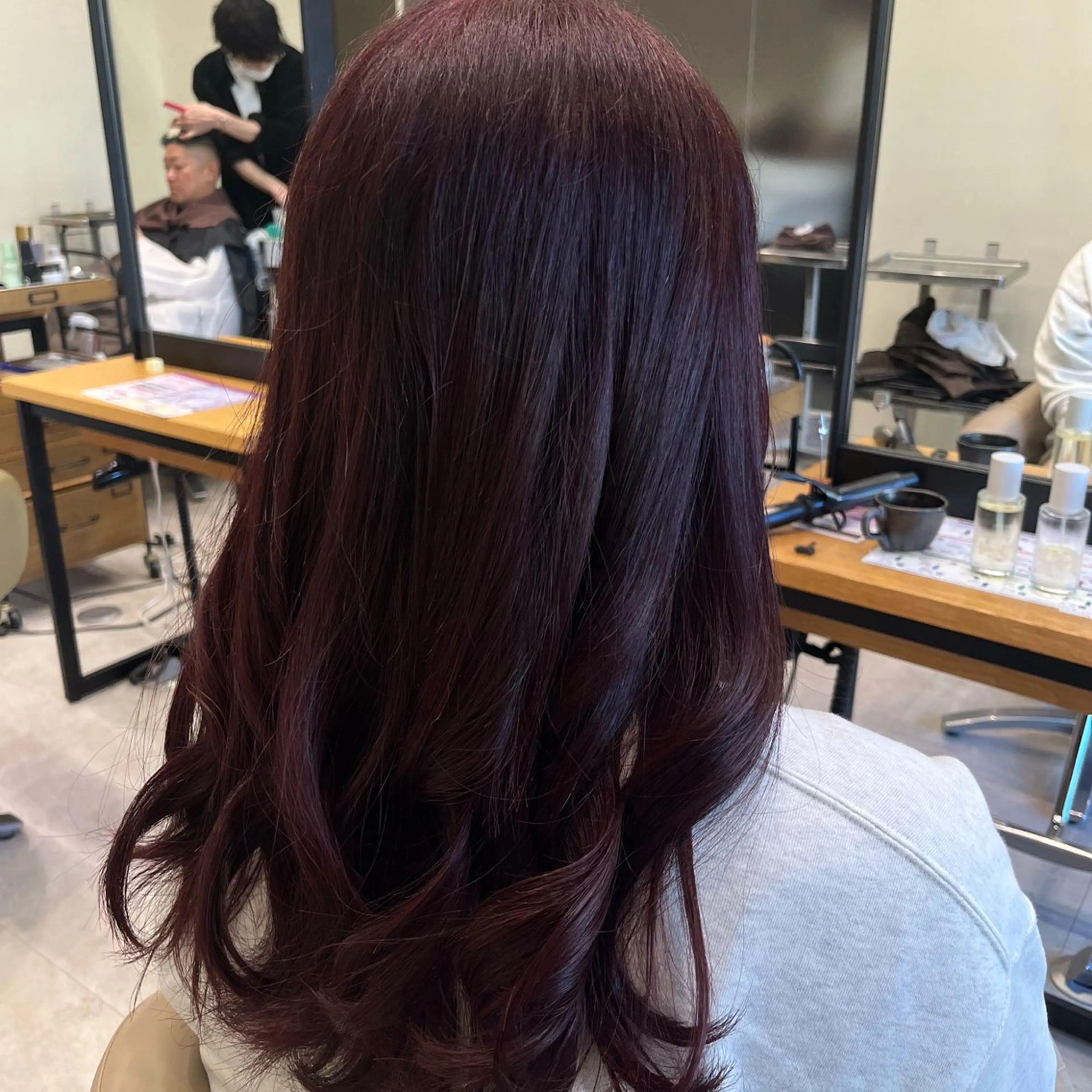 ミディアム カラー ブラウンカラー ピンクカラー ピンクブラウン レイヤーカット/ブラ ウンカラー/河野凜のヘアスタイル