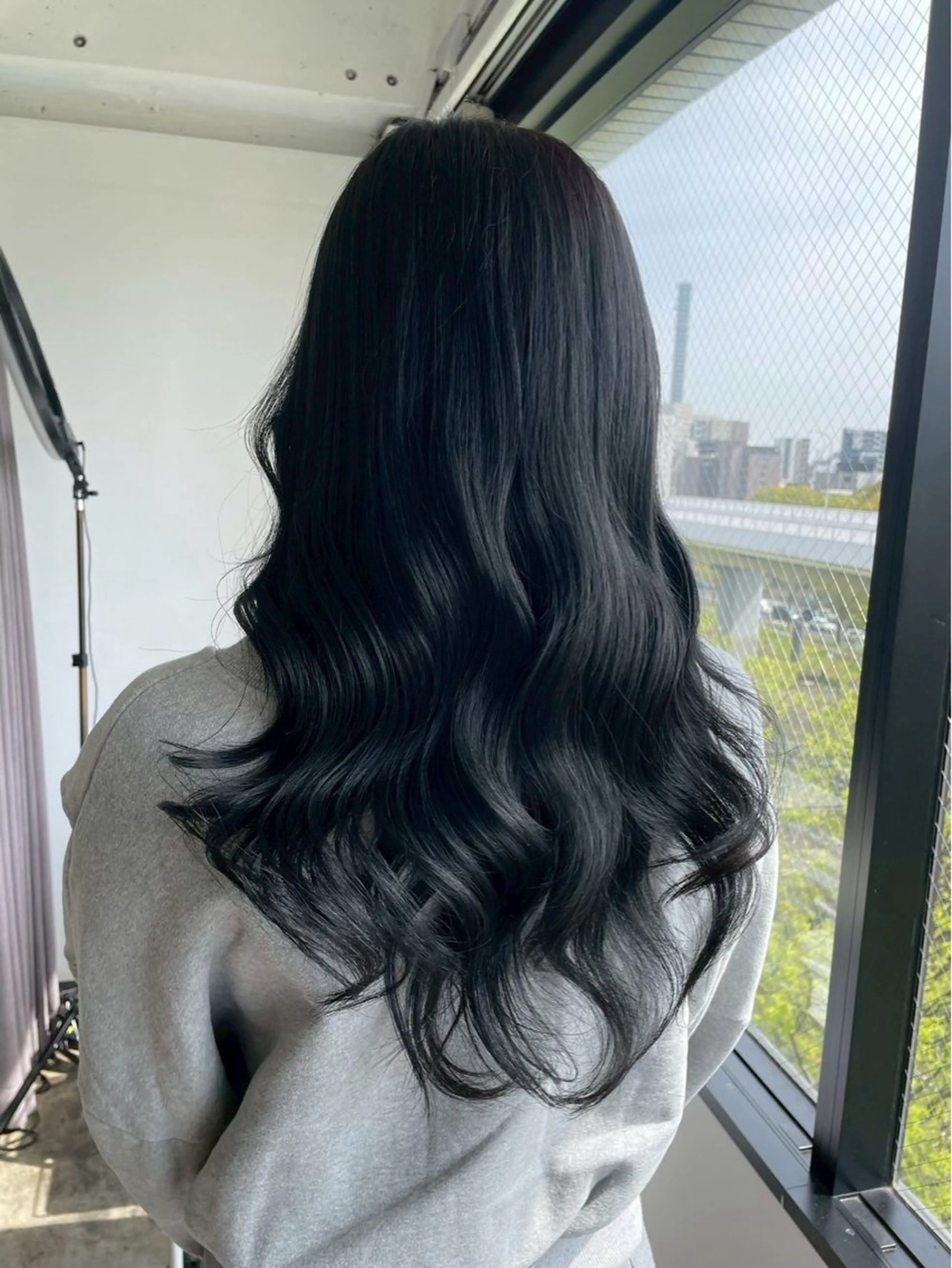 ロング カラー ヘッドスパ ナチュラルカラー/ ハイトーン AMIのヘアスタイル