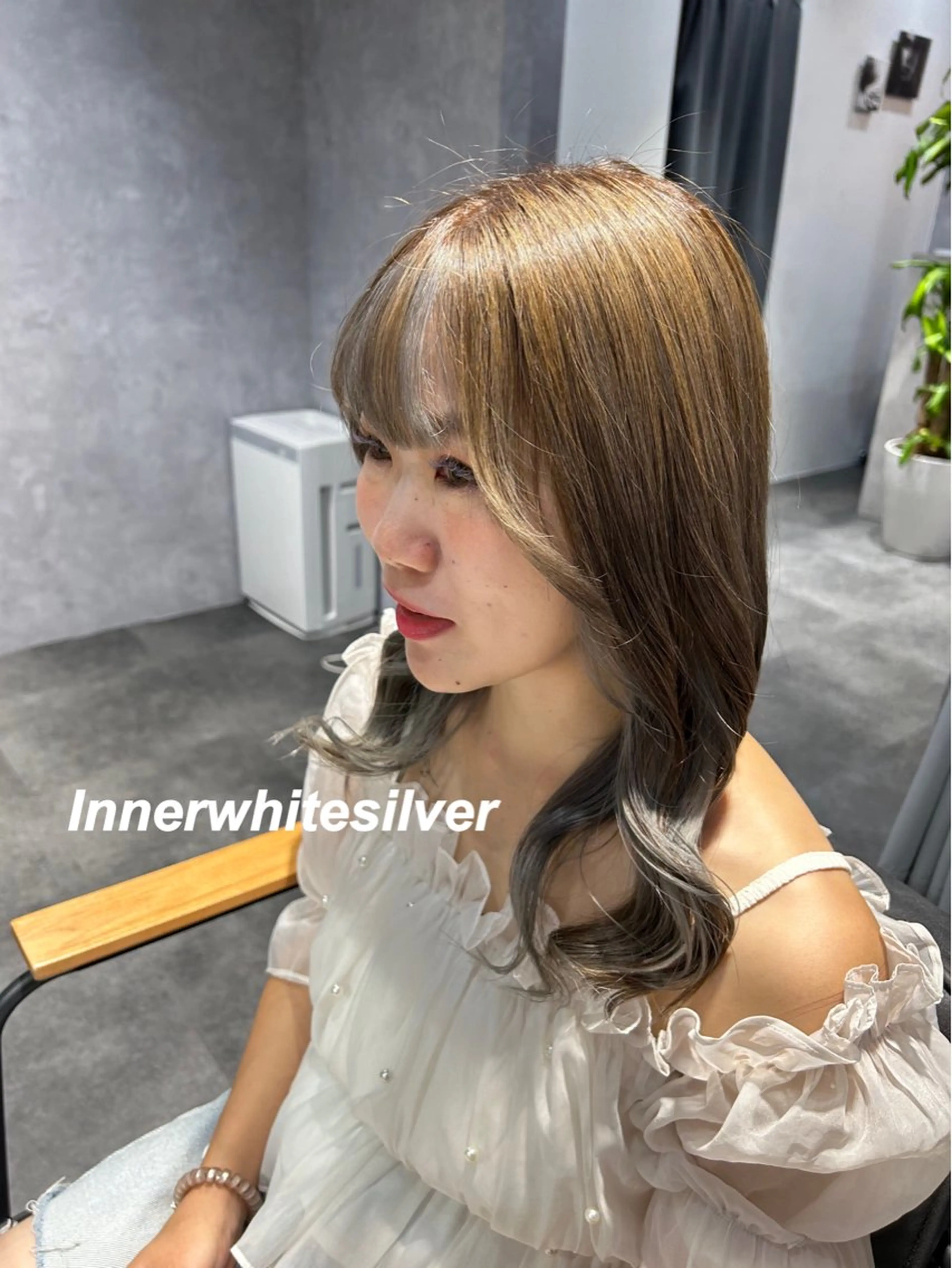 ロング カラー ブリーチ シルバー ホワイトシルバー ヘアカラー プルエクステ/インナ ーカラー🦊はるなのヘアスタイル