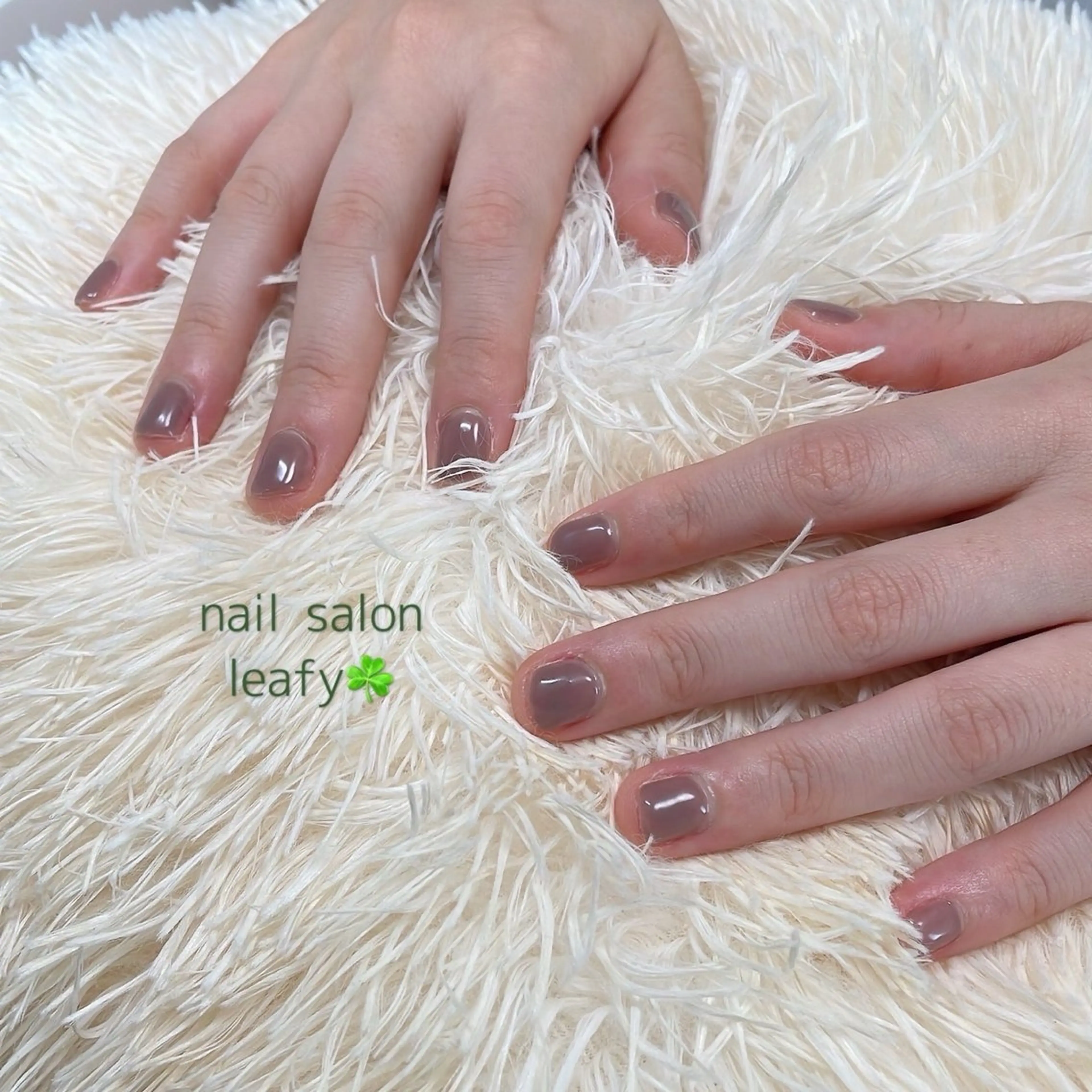 ネイル ブラウン ワンカラーネイル ショートネイル ハンドネイル ネイルサロン leafyのネイルデザイン