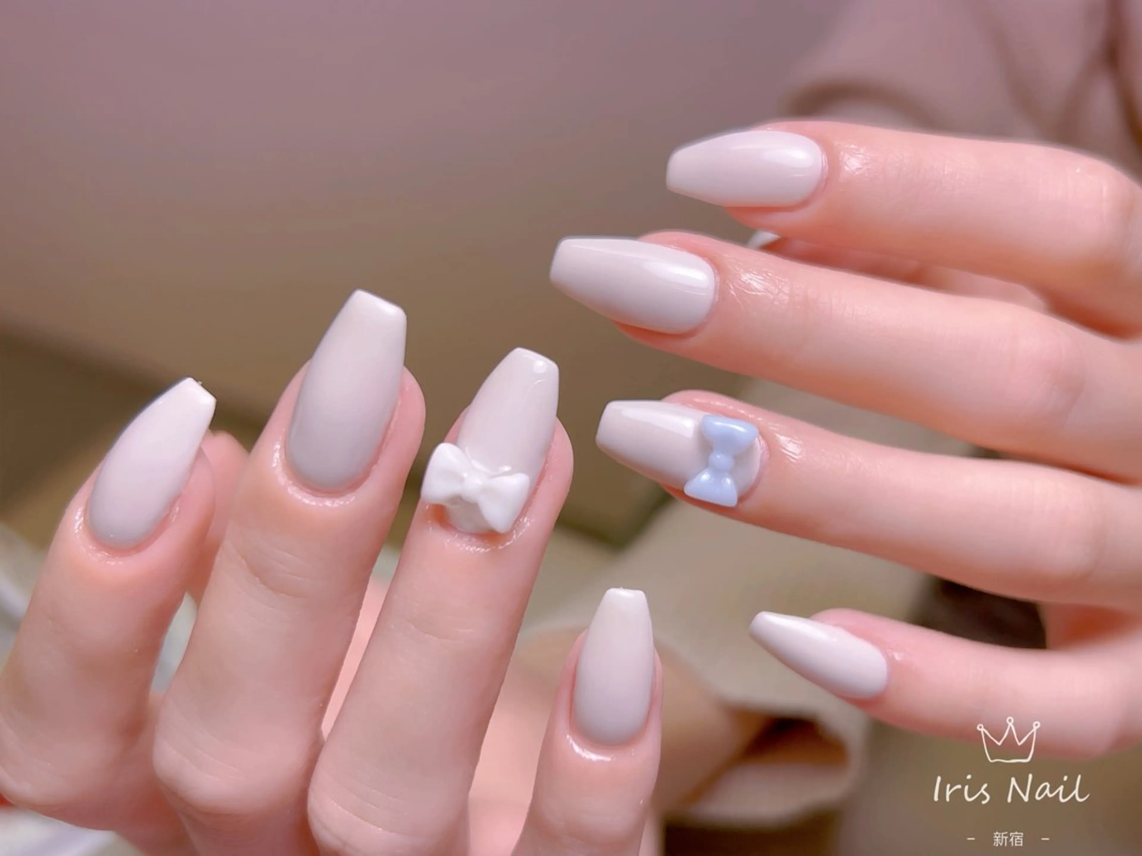 ネイル フレンチネイル ジェルネイル グラデーション 韓国ネイル マグネットネイル ハンドネイル 【長さ出し】 IRIS NAILのネイルデザイン