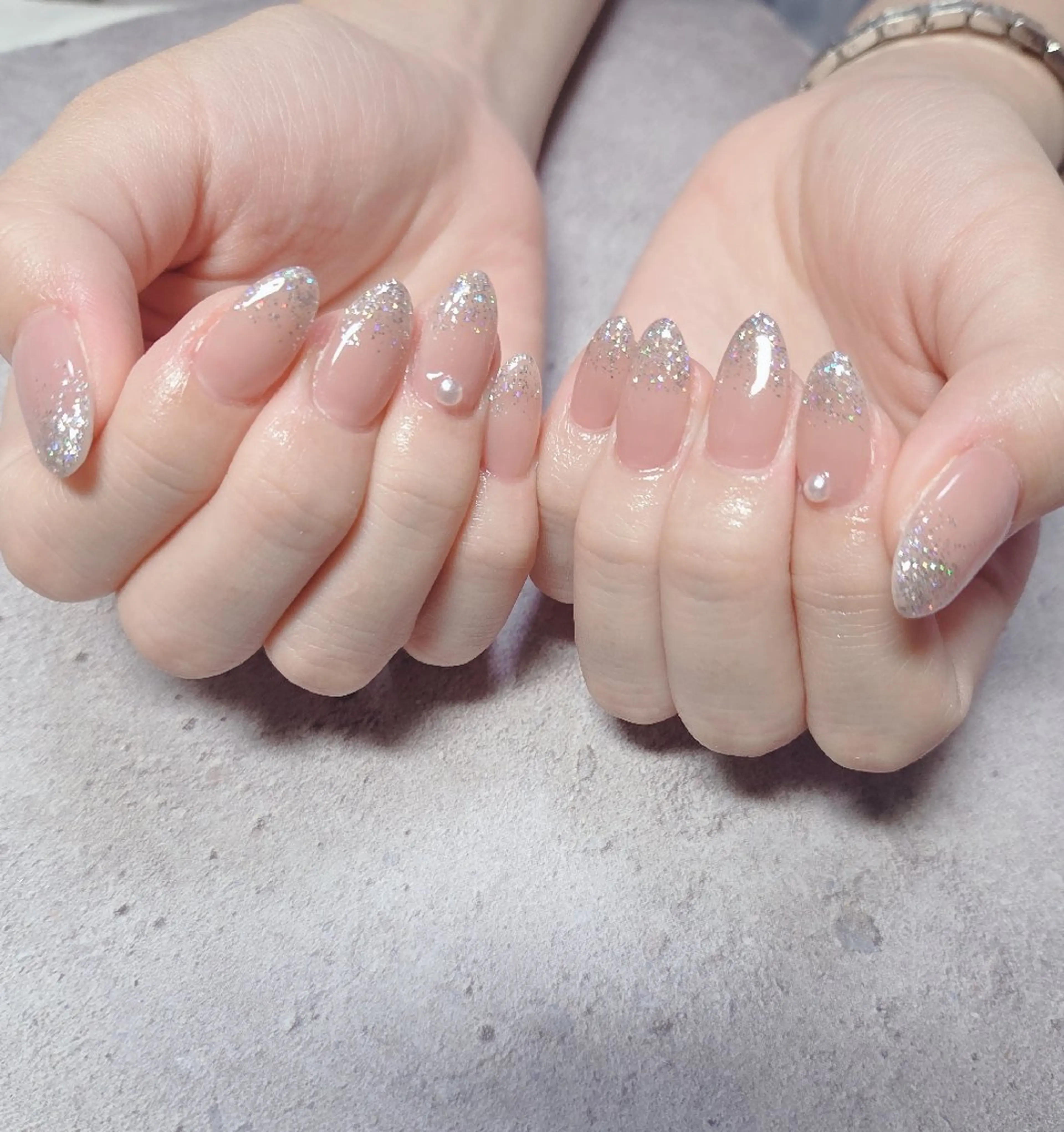 ネイル グラデーション ラメ(グリッター) 赤色 ブライダルネイル ハンドネイル flure de neige yukiのネイルデザイン