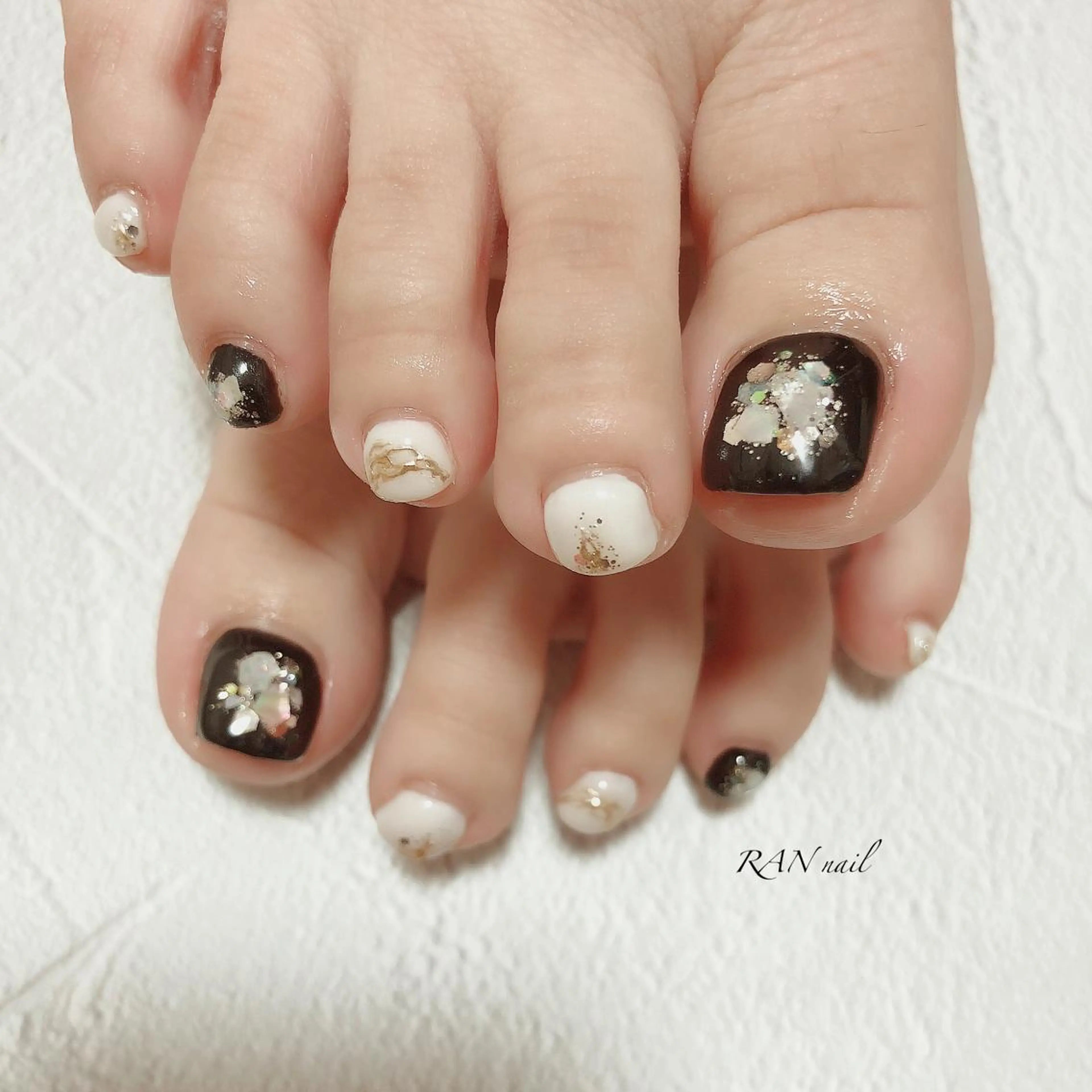 ネイル キラキラネイル ラメ(グリッター) オフィスネイル バレンタイン ブライダルネイル ハンドネイル フットネイル RAN nailのネイルデザイン