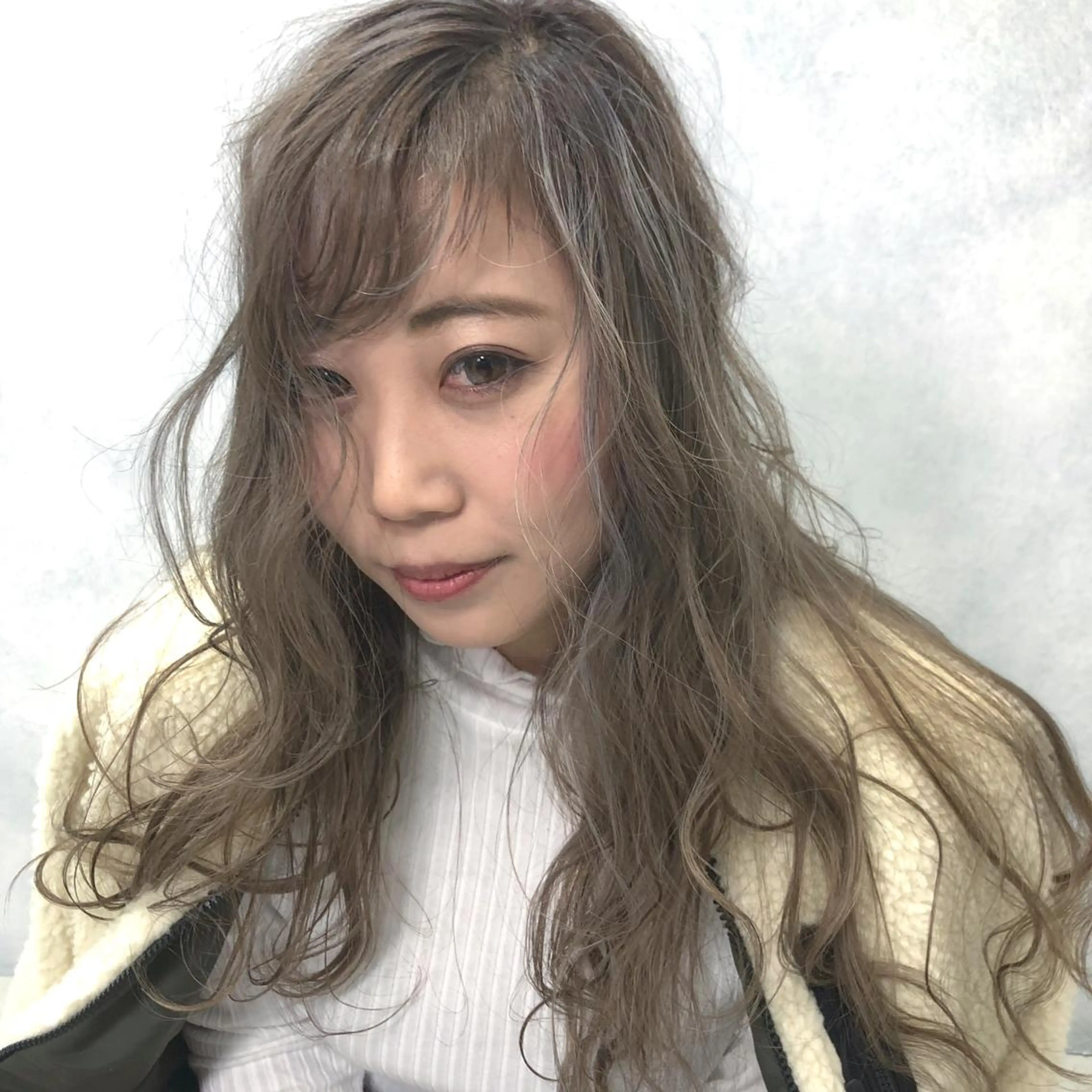 ロング カラー ハイライトカラー ハイライト ORIKA 美容室のヘアスタイル