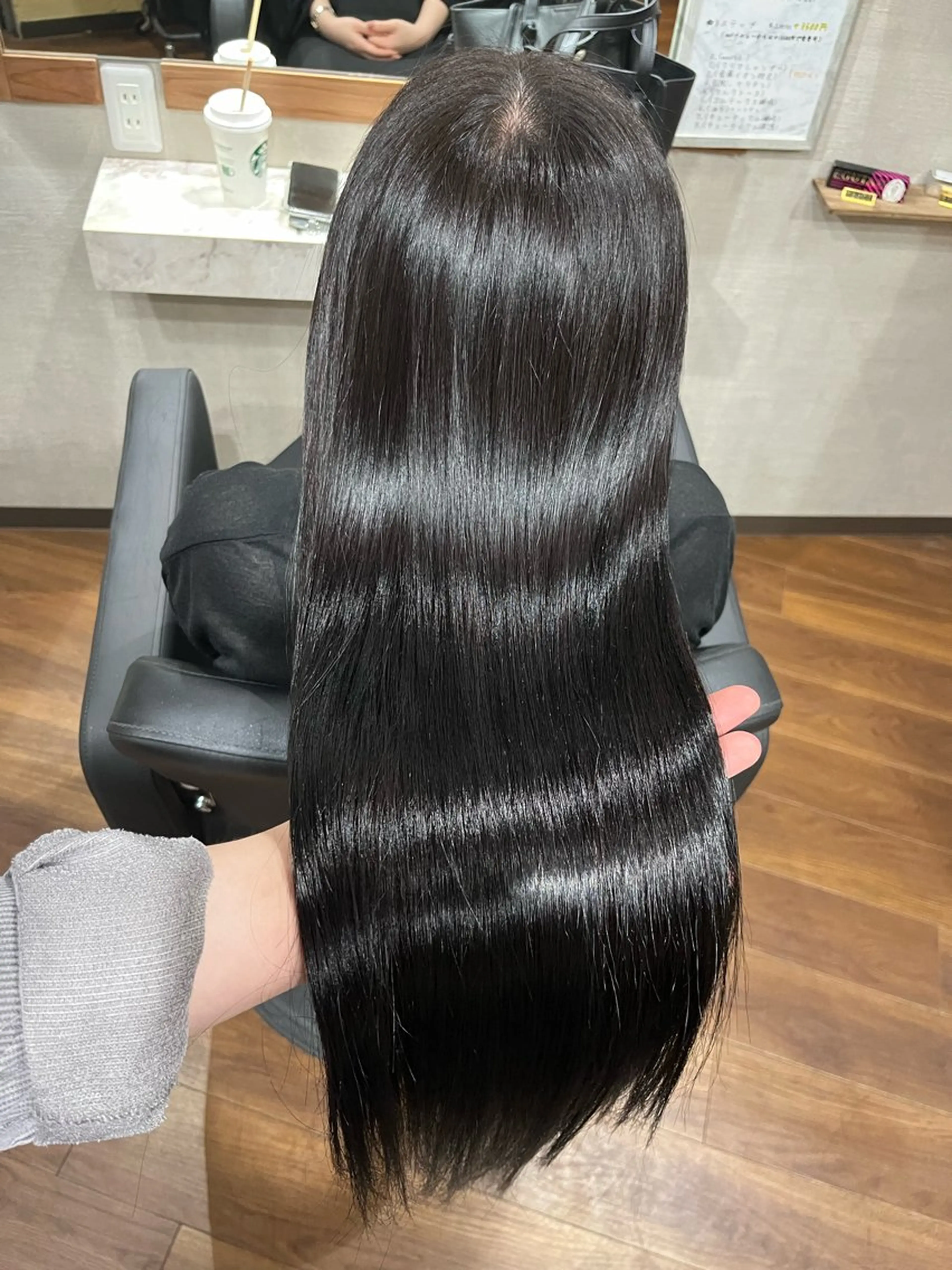 ロング カラー グレージュ 縮毛矯正 カット トリートメント LandS  barber &beauty所属・髪質改善特化 長澤友哉のヘアスタイル