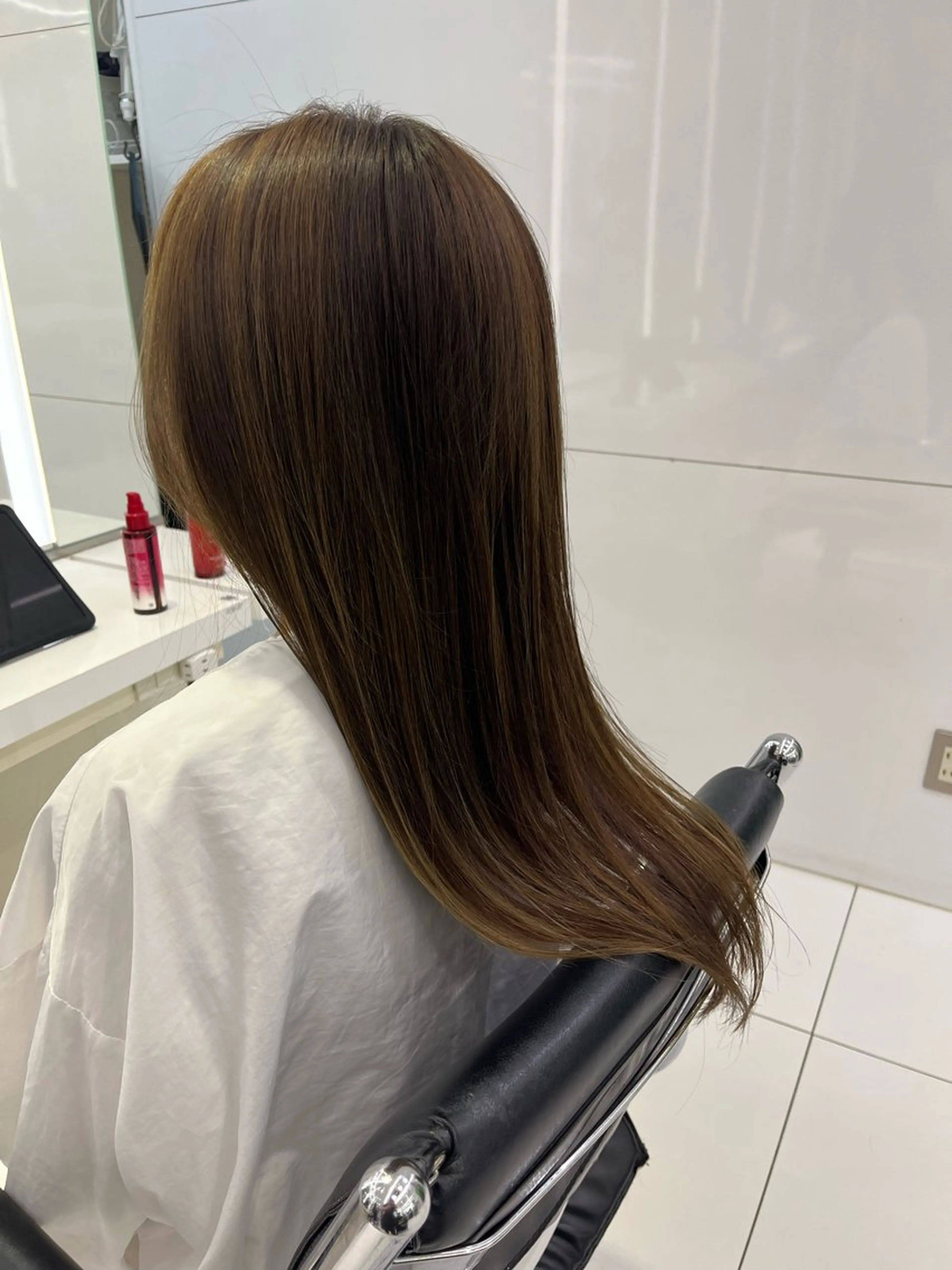 セミロング カラー ブリーチ ハイライトカラー ブリーチなしカラー ハイライト 石毛 大翔のヘアスタイル