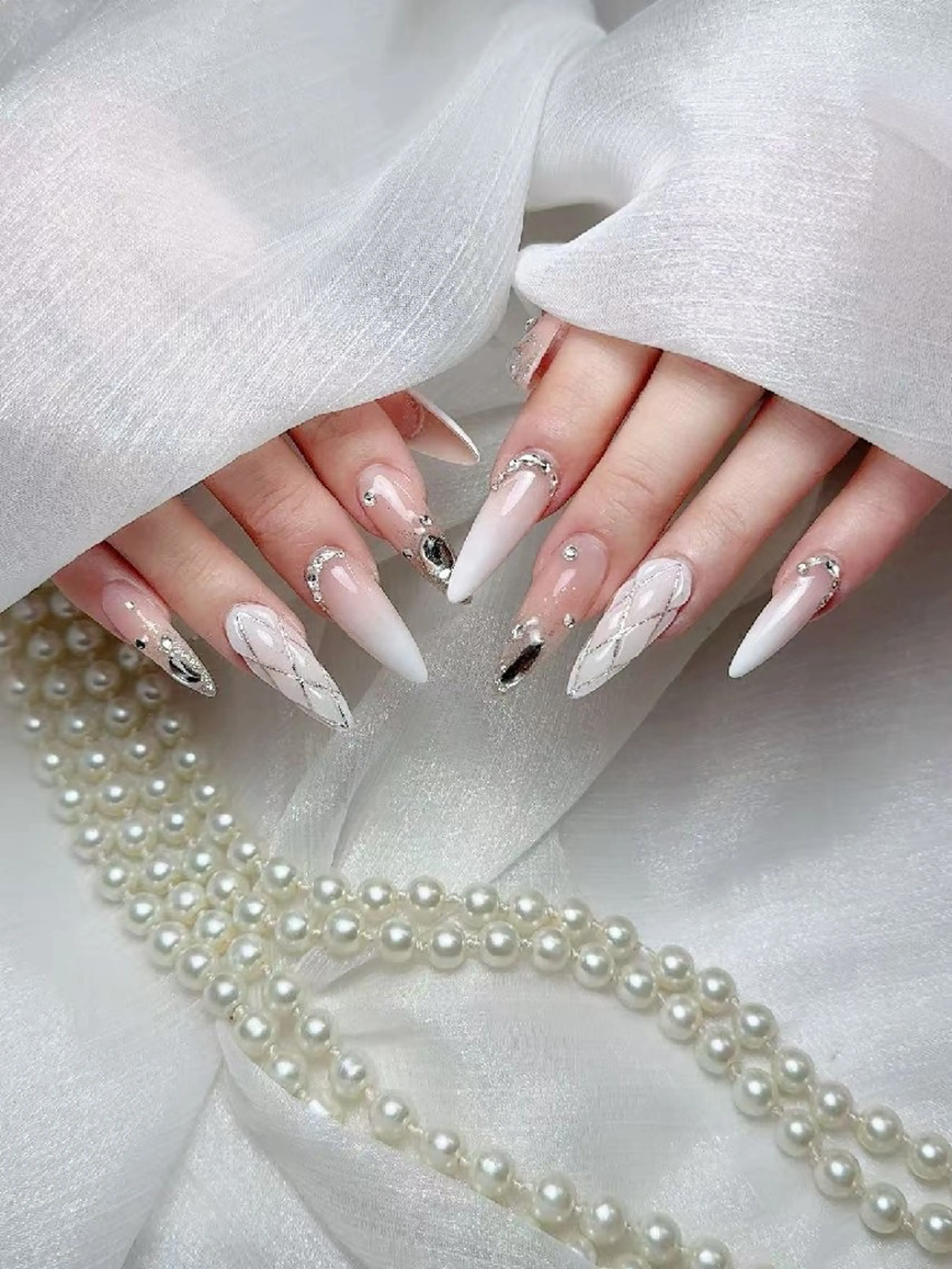 ネイル ENsalon AKIRAのネイルデザイン