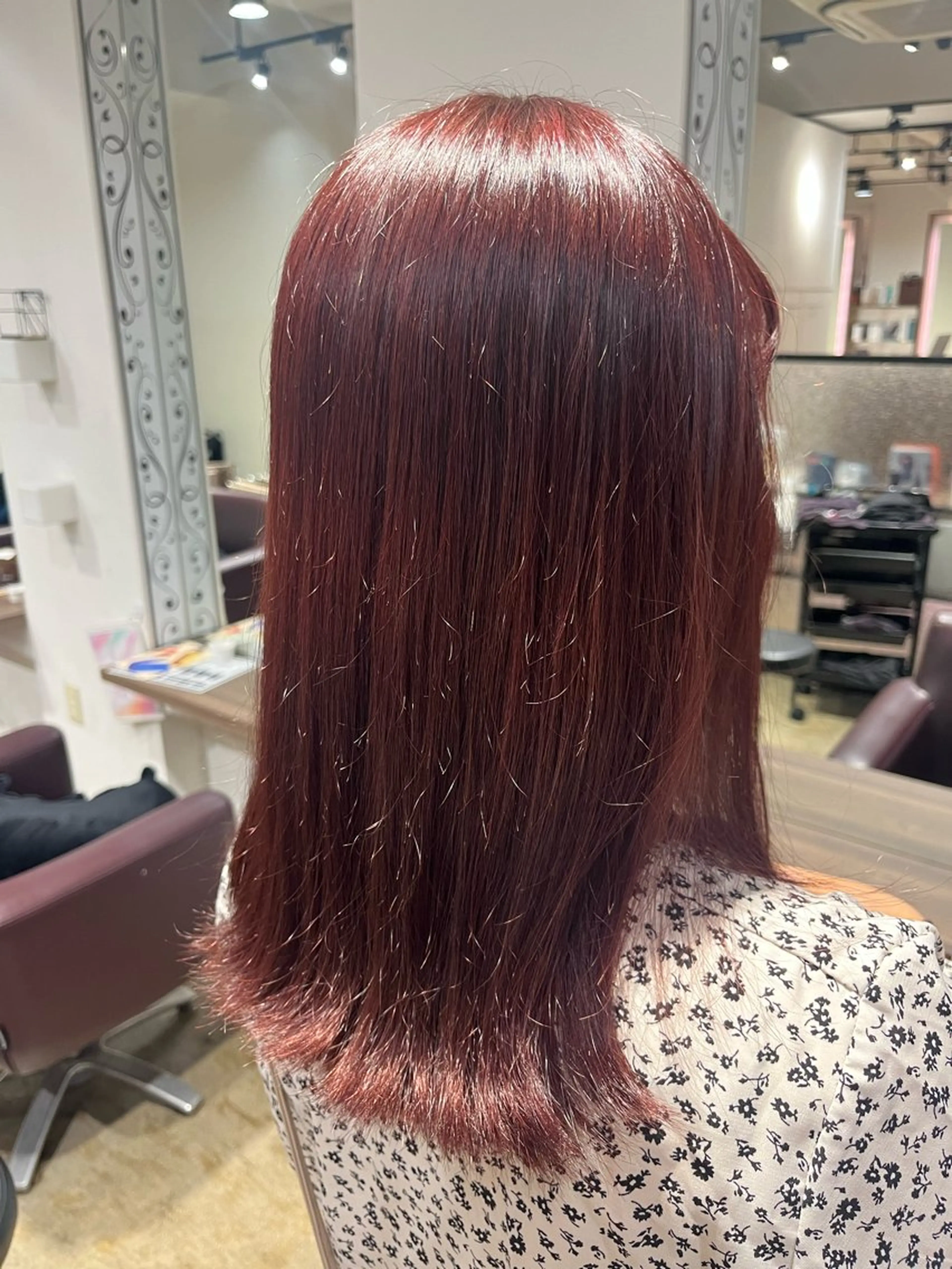 ロング カラー レディースカット SHIORIのヘアスタイル