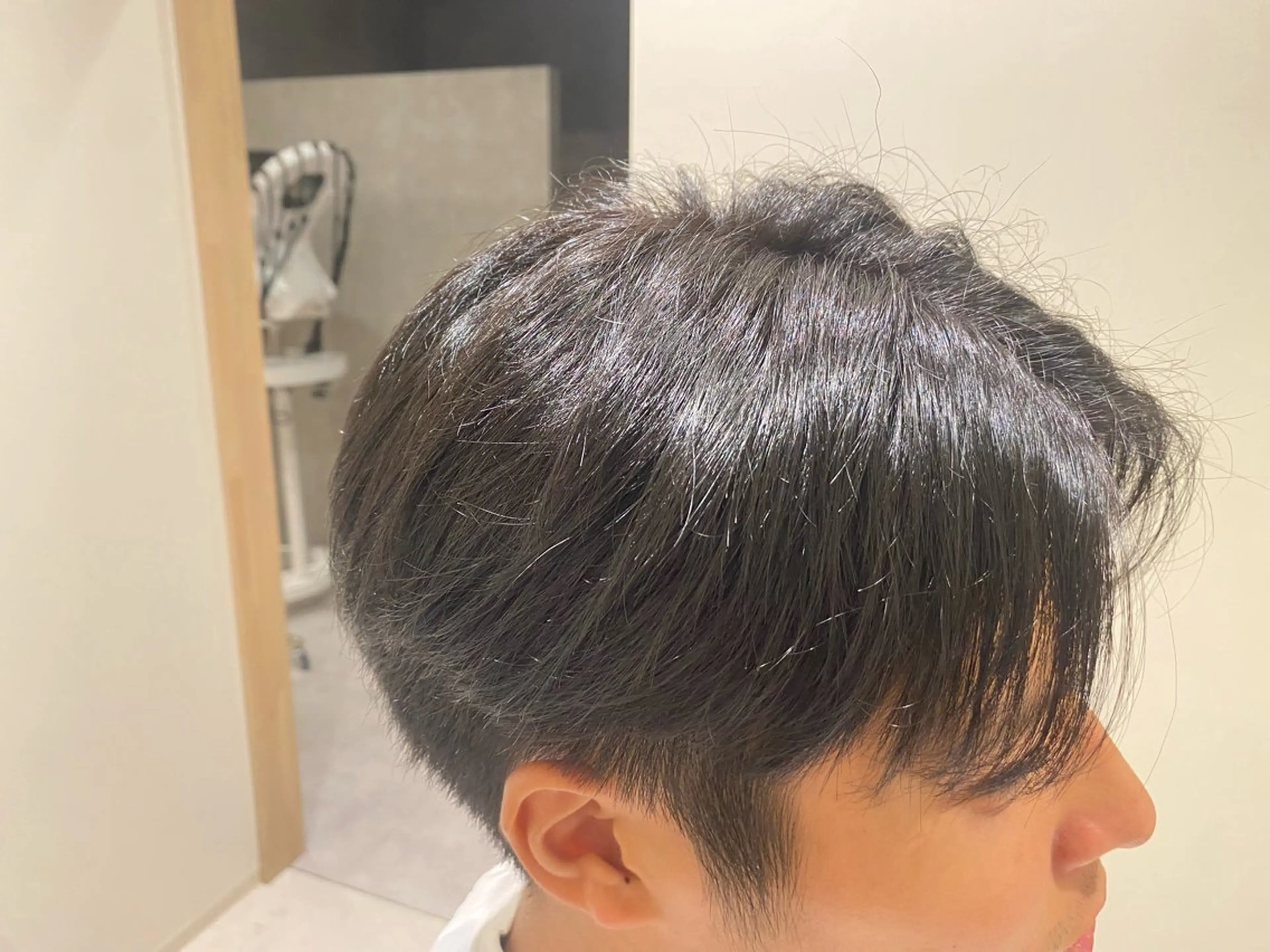 カラー メンズ ヘアカラー GUEST ヒロキのヘアスタイル