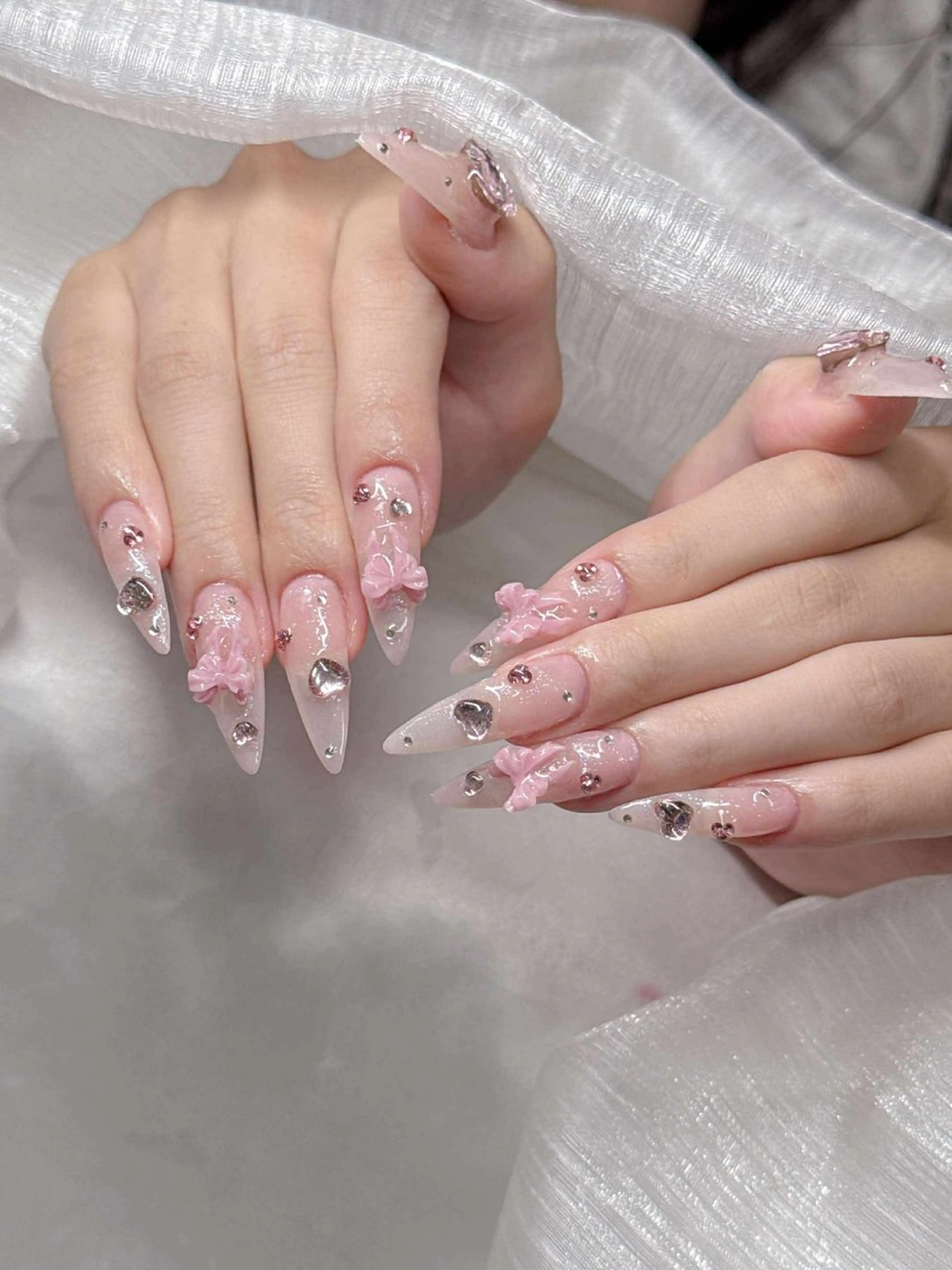 ネイル 長さ出し グラデーション 卒業式 キラキラネイル マグネットネイル ハンドネイル Lee Nailsのネイルデザイン