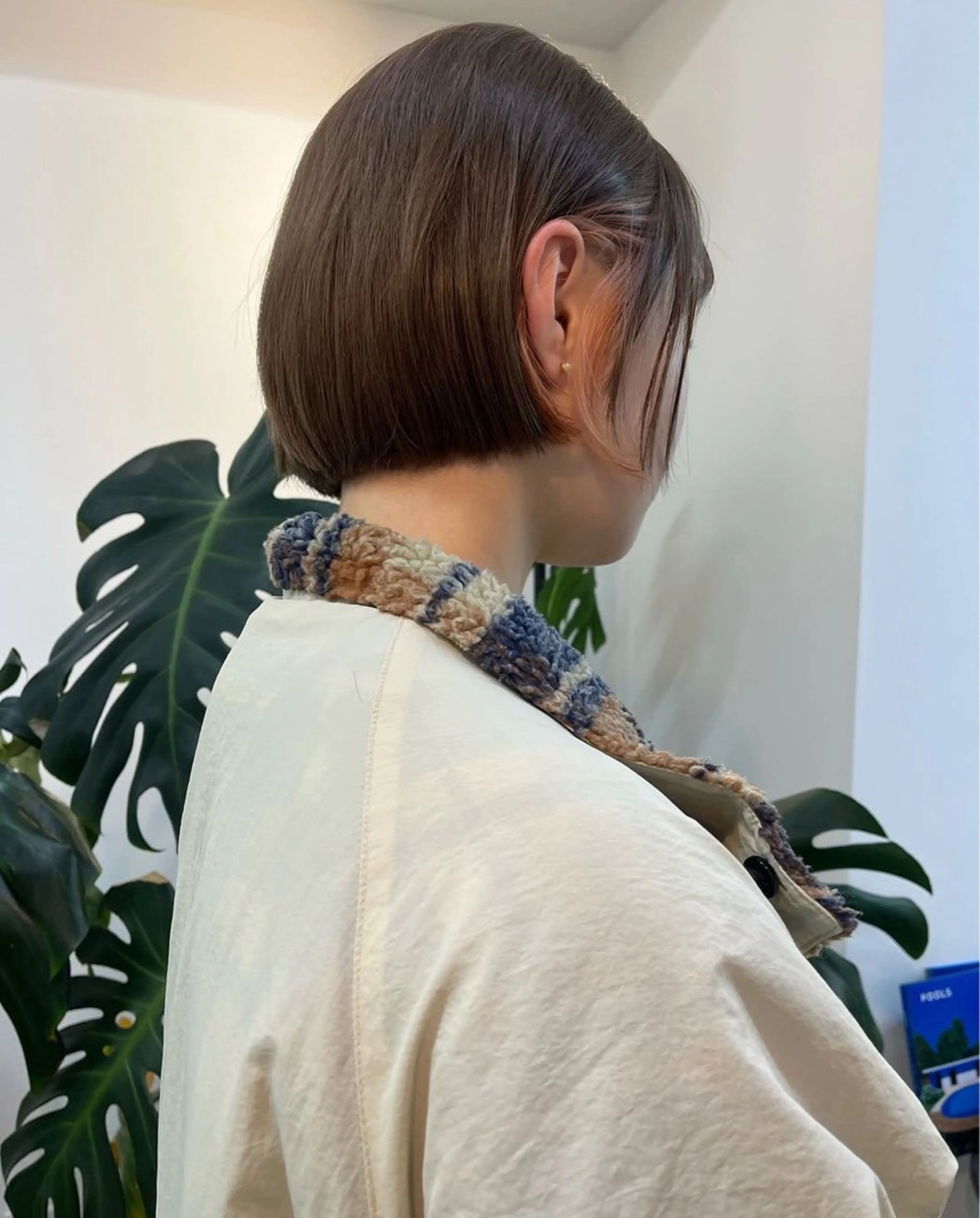 ミディアム カラー 切りっぱなしボブ ベージュカラー ブリーチ 透明感カラー ハイトーンカラー カット ヘアカラー alu/心斎橋大阪 ボブ/ブリーチなしのヘアスタイル