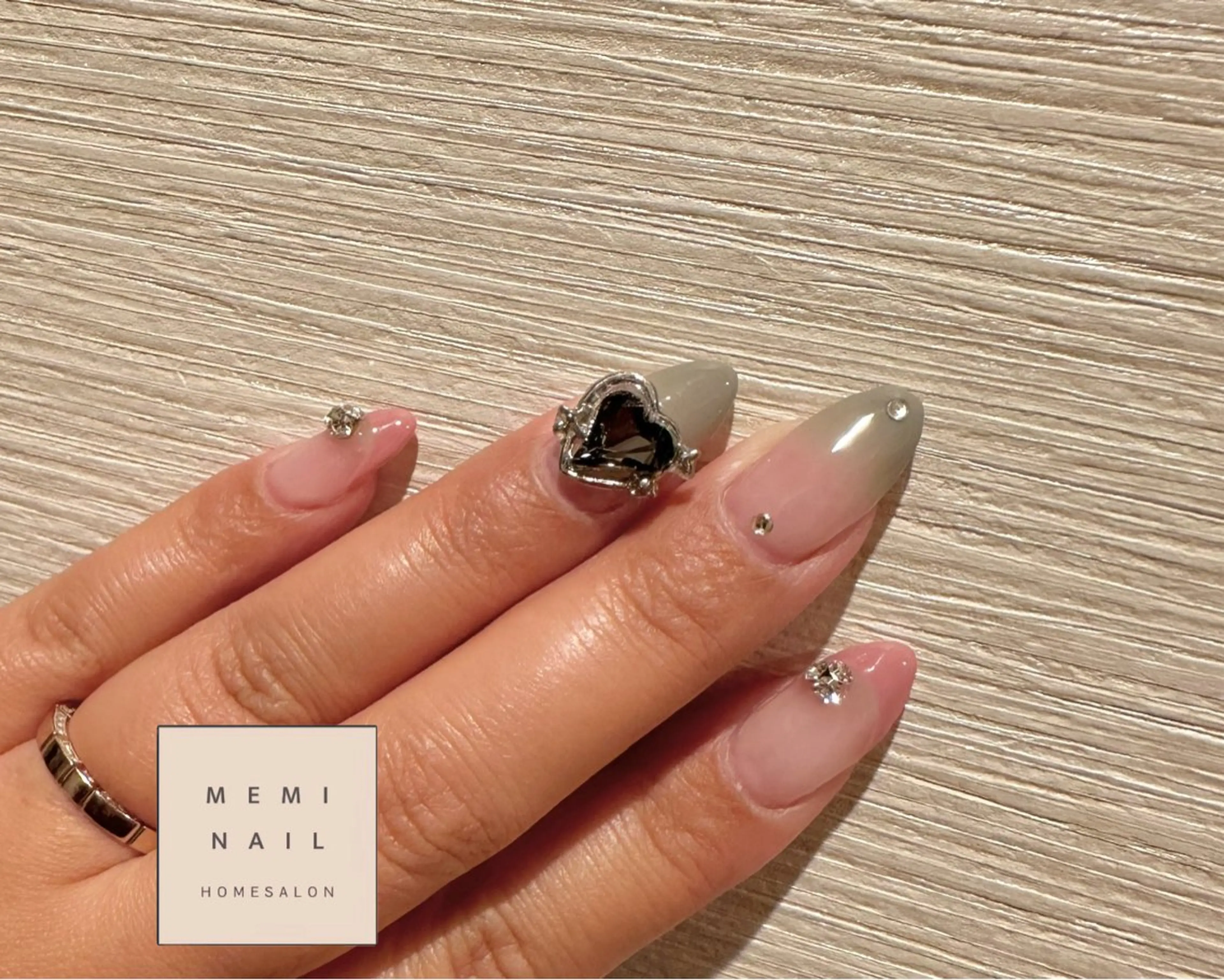 ネイル ハンドネイル MEMI NAILのネイルデザイン