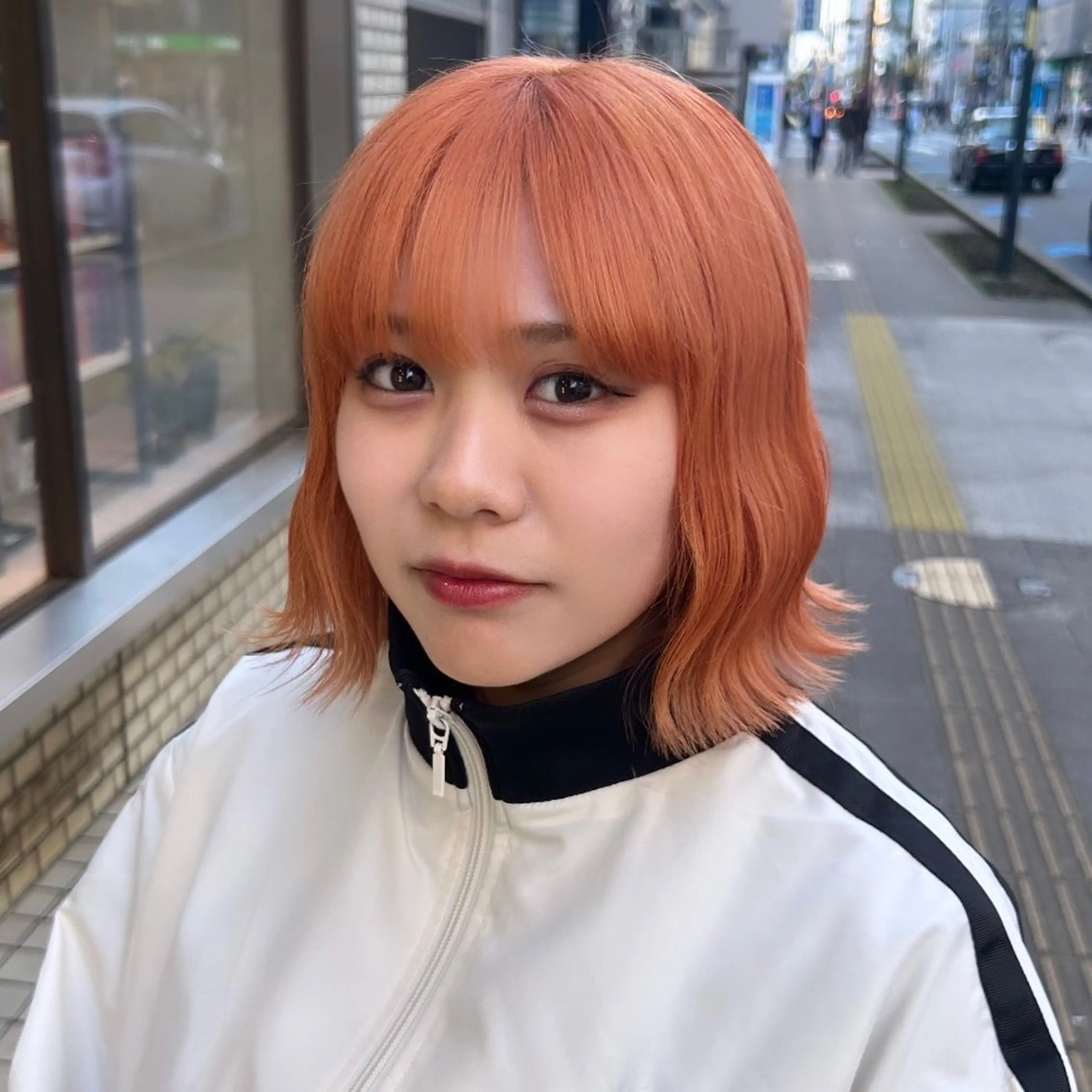 ミディアム カラー ハイトーンカラー オレンジ カット ヘアカラー デザインカラー 🥨HAZUKiのヘアスタイル