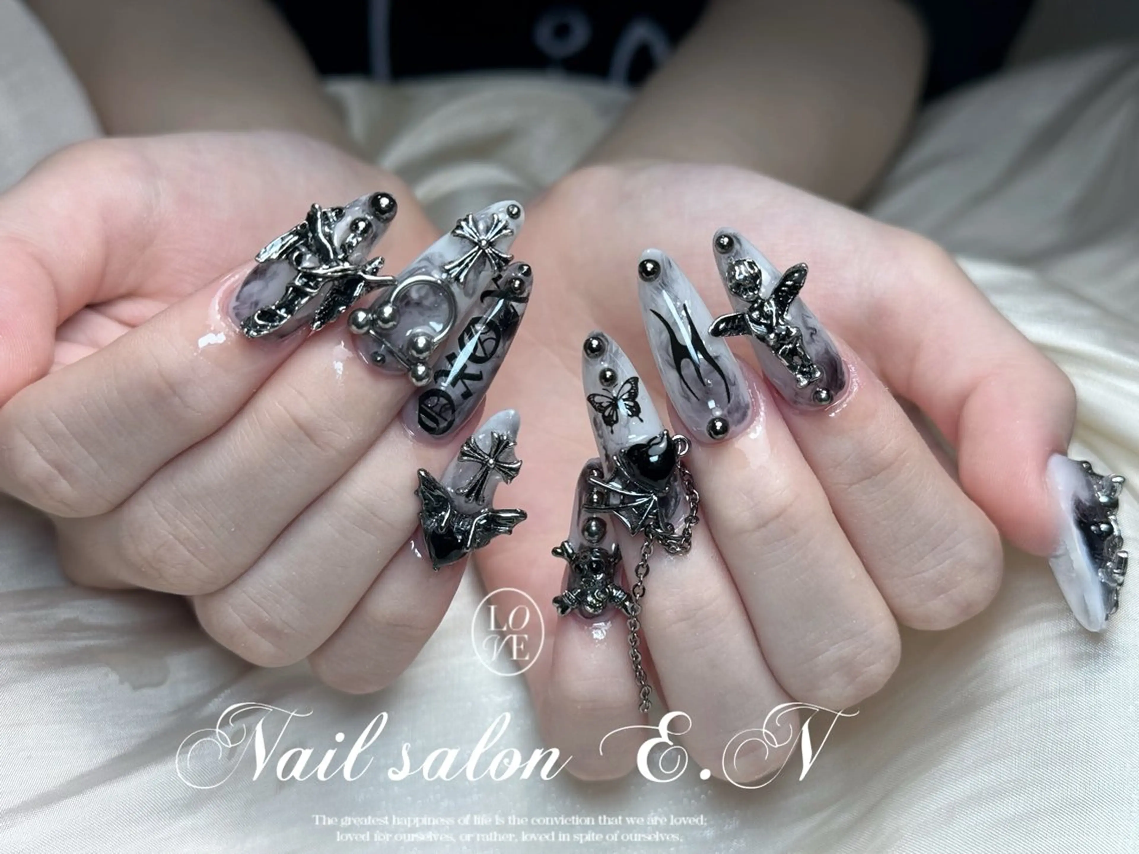 ネイル E.N🦋 長さ出し/持ち込みのネイルデザイン