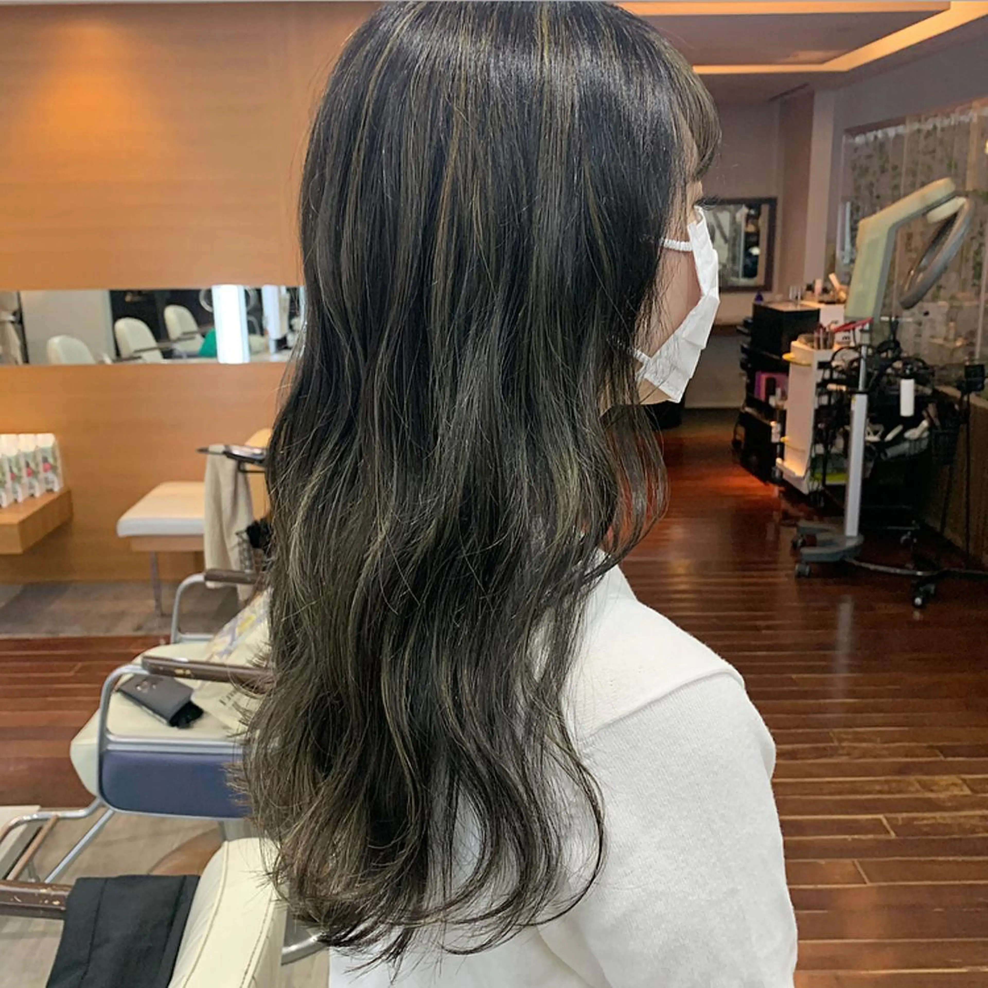 セミロング カラー アッシュ アッシュグレー アッシュグレージュ グレージュ ハイライトカラー パーマ/パーマ落とし 【Kouta】のヘアスタイル