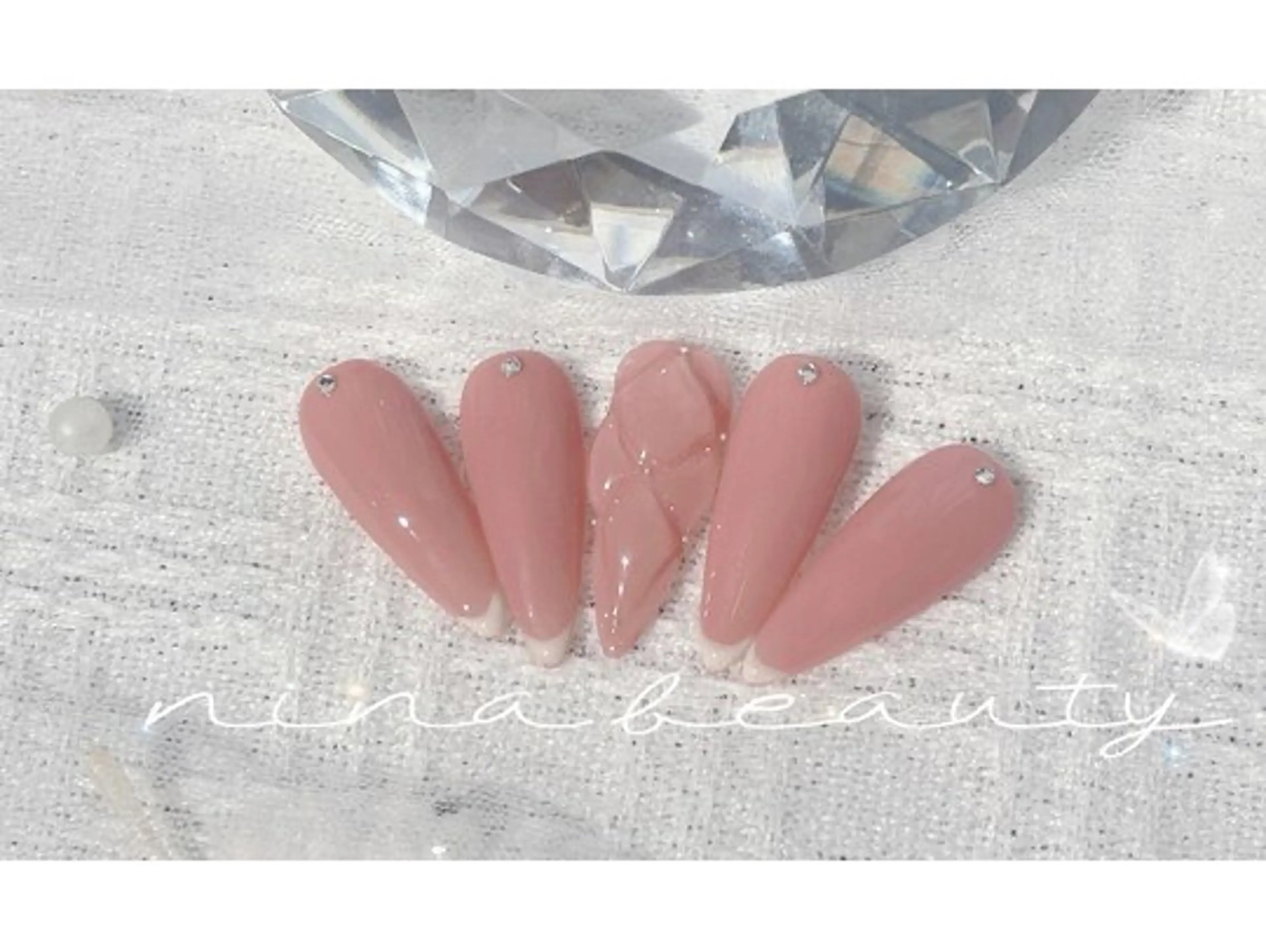 ネイル シンプルネイル ネイルチップ NinaBeauty リリのネイルデザイン