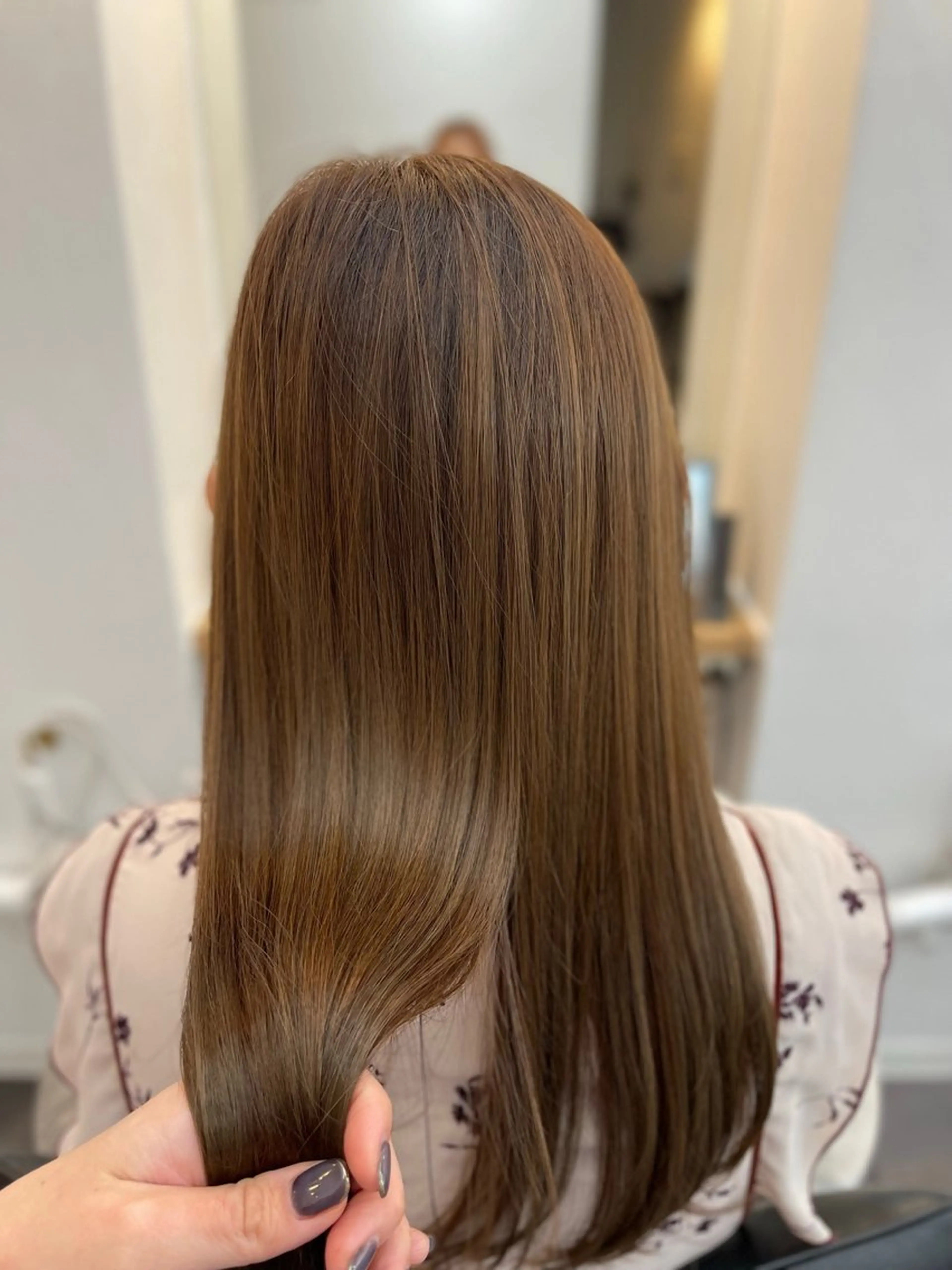 セミロング カラー ヘアカラー トリートメント WISTERIA P LUS1 ikumiのヘアスタイル