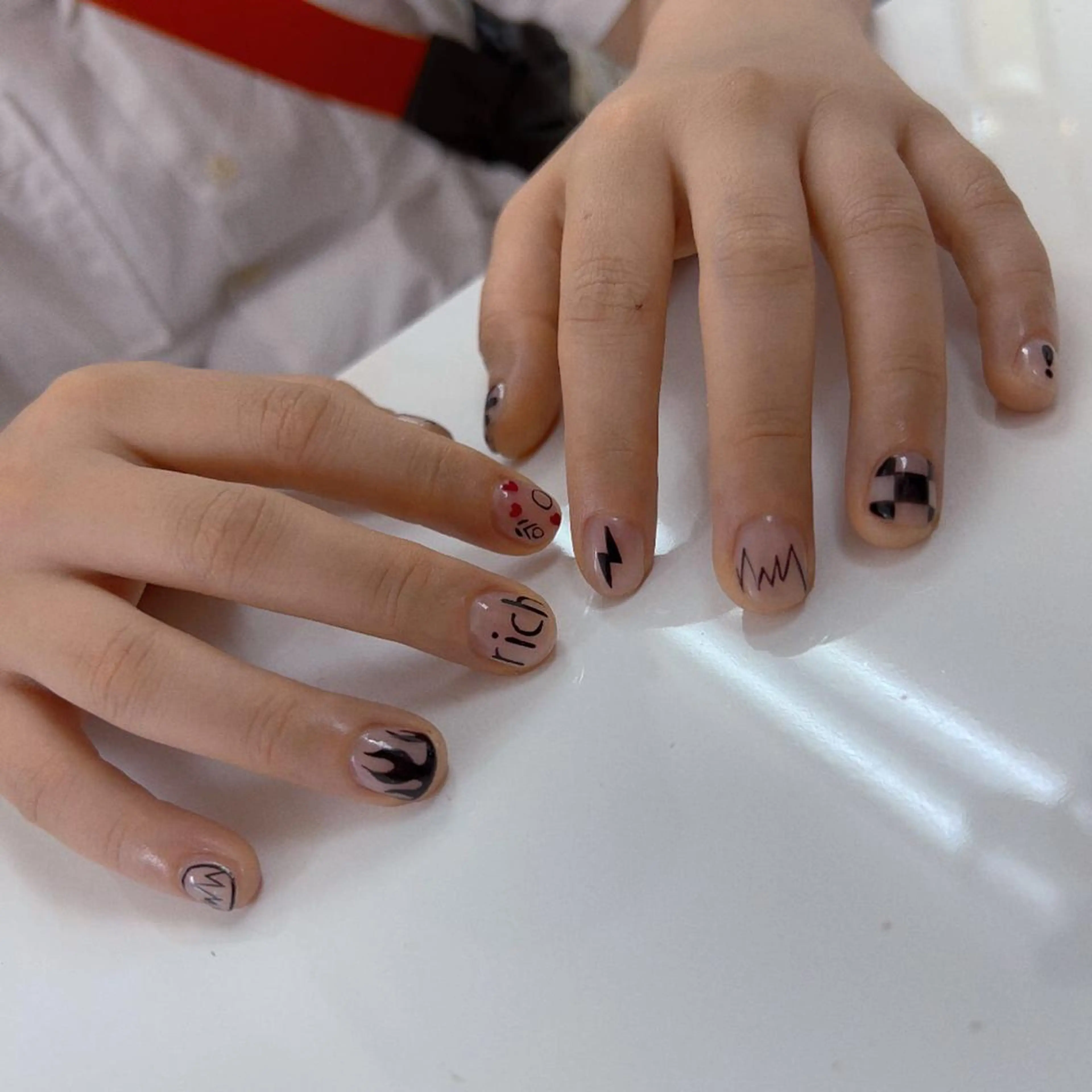 ネイル ハンドネイル VIVIAN リサのネイルデザイン