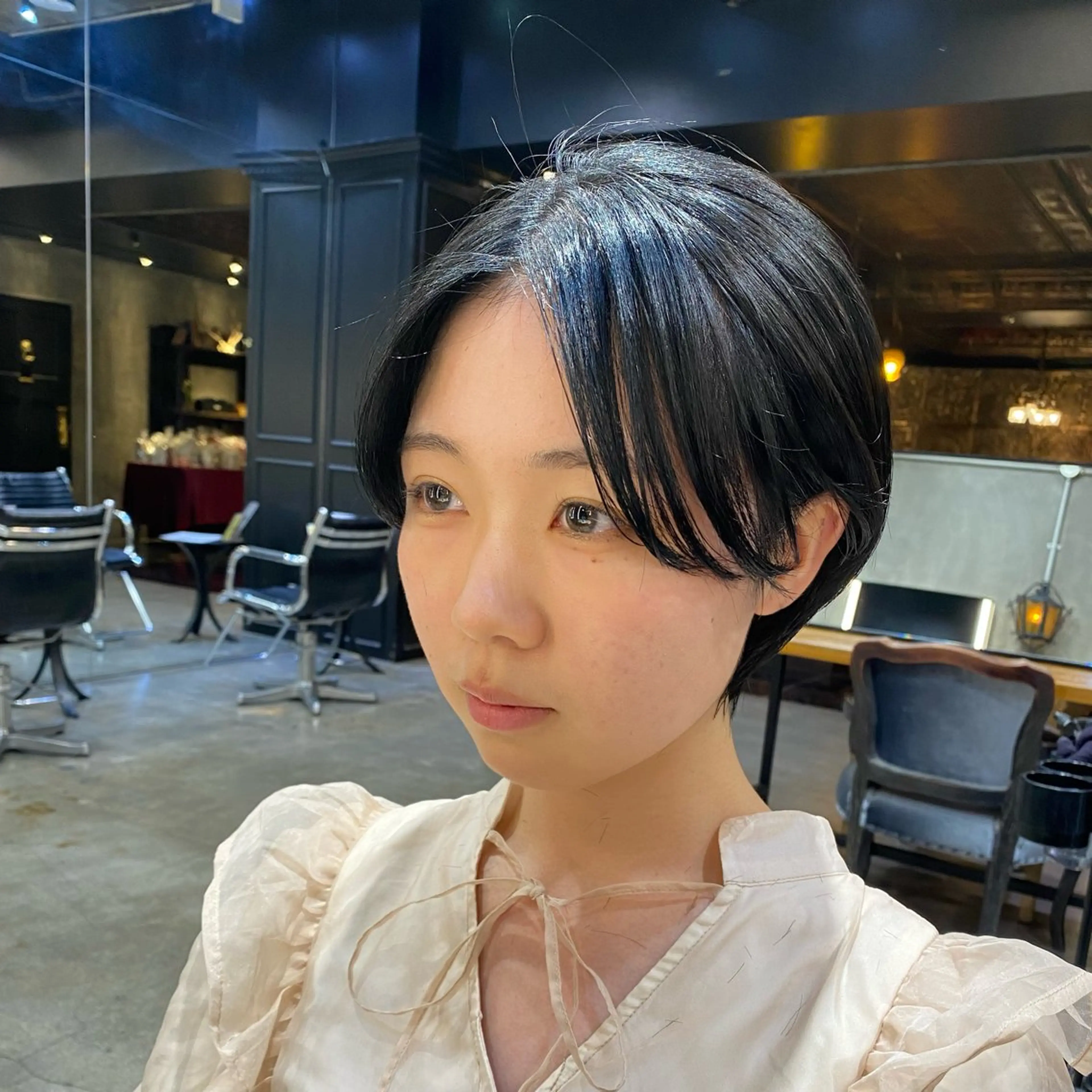 ショート カラー 黒髪 ブルーカラー ブルーブラック ショートヘア カット ヘアカラー トリートメント 透明感カラー🌿 グレージュ🐺陽介のヘアスタイル