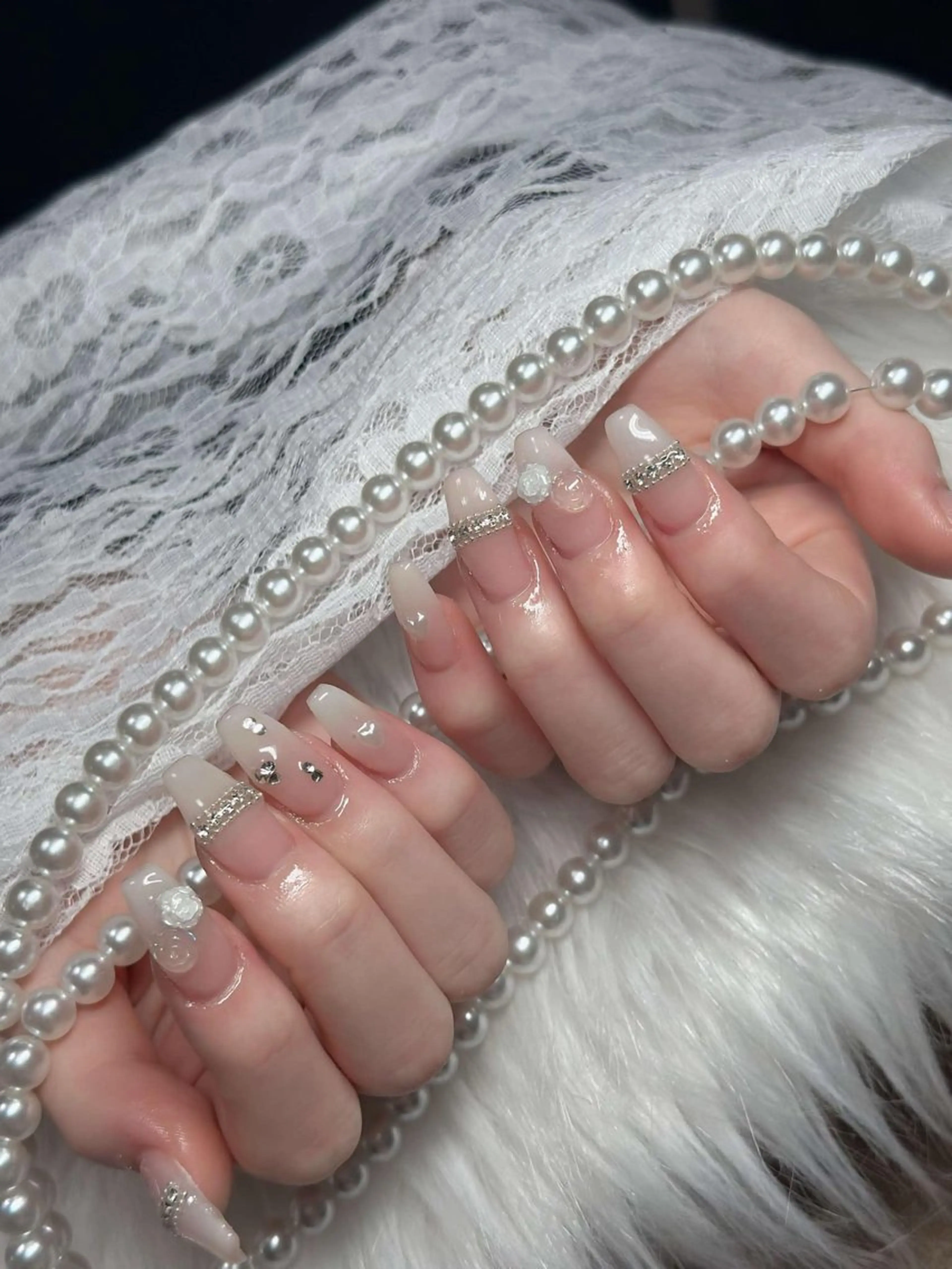 ネイル オーロラネイル フレンチネイル ジェルネイル ハロウィン キラキラネイル H.baby Nail Salonのネイルデザイン