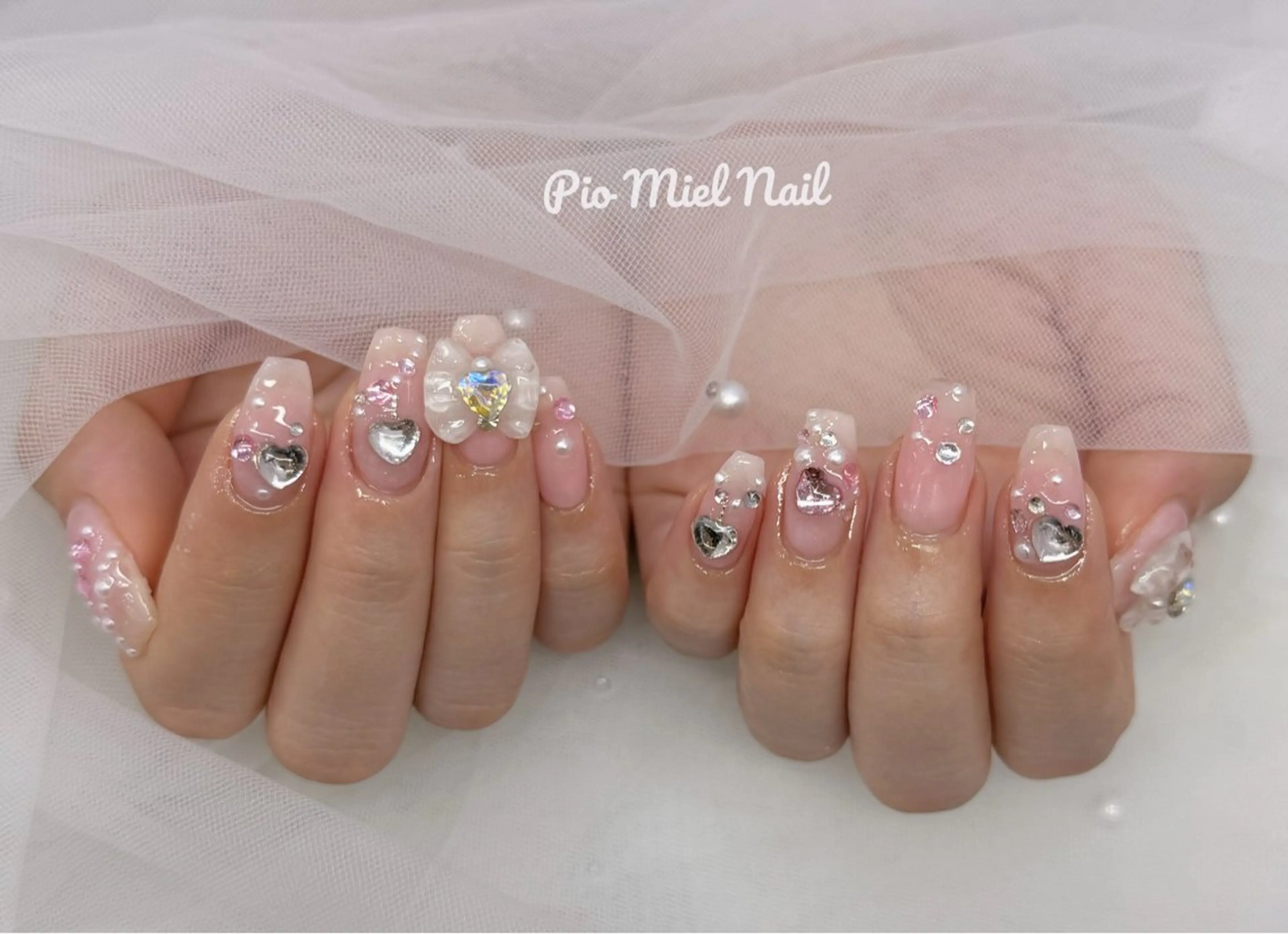ミディアム Pio Mielのネイルデザイン