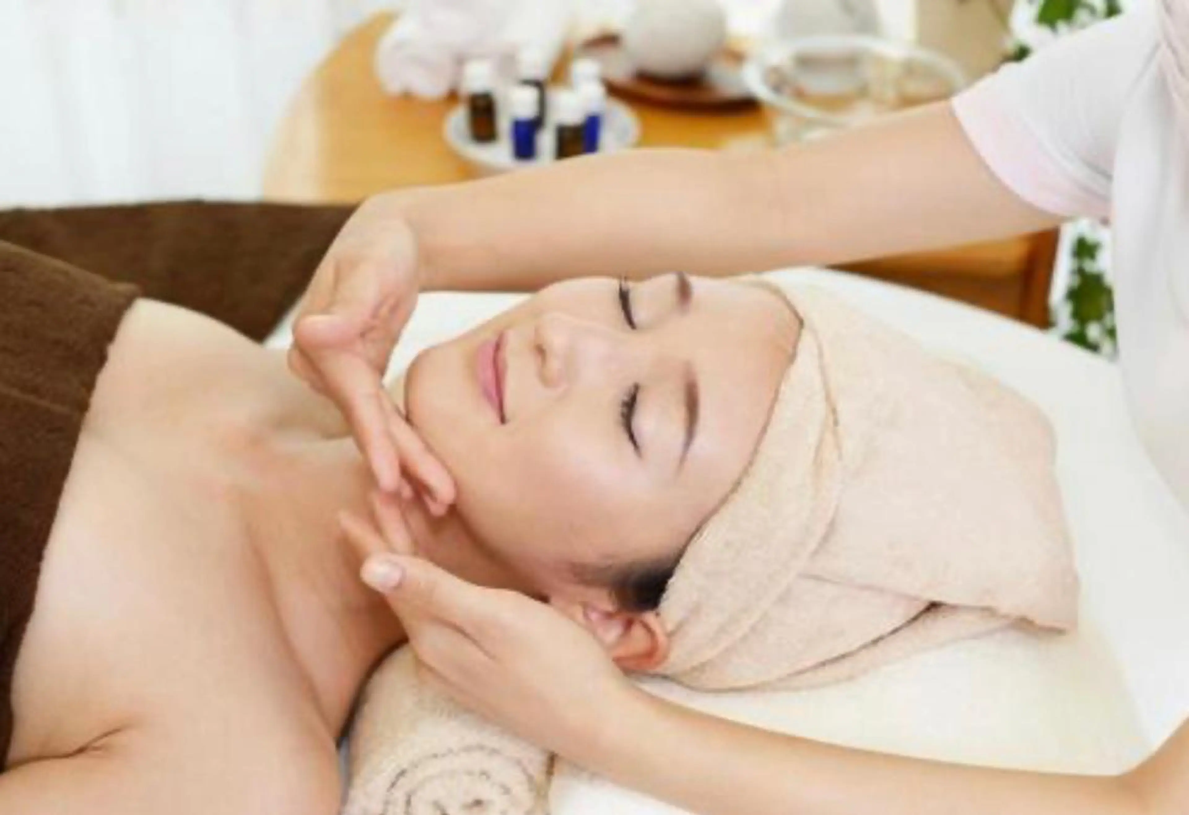 【脱毛＆エステ】美肌脱毛エステ✨顔脱毛と同時に毛穴洗浄が受けれる！毛穴ケア顔脱毛のクーポン♪の写真