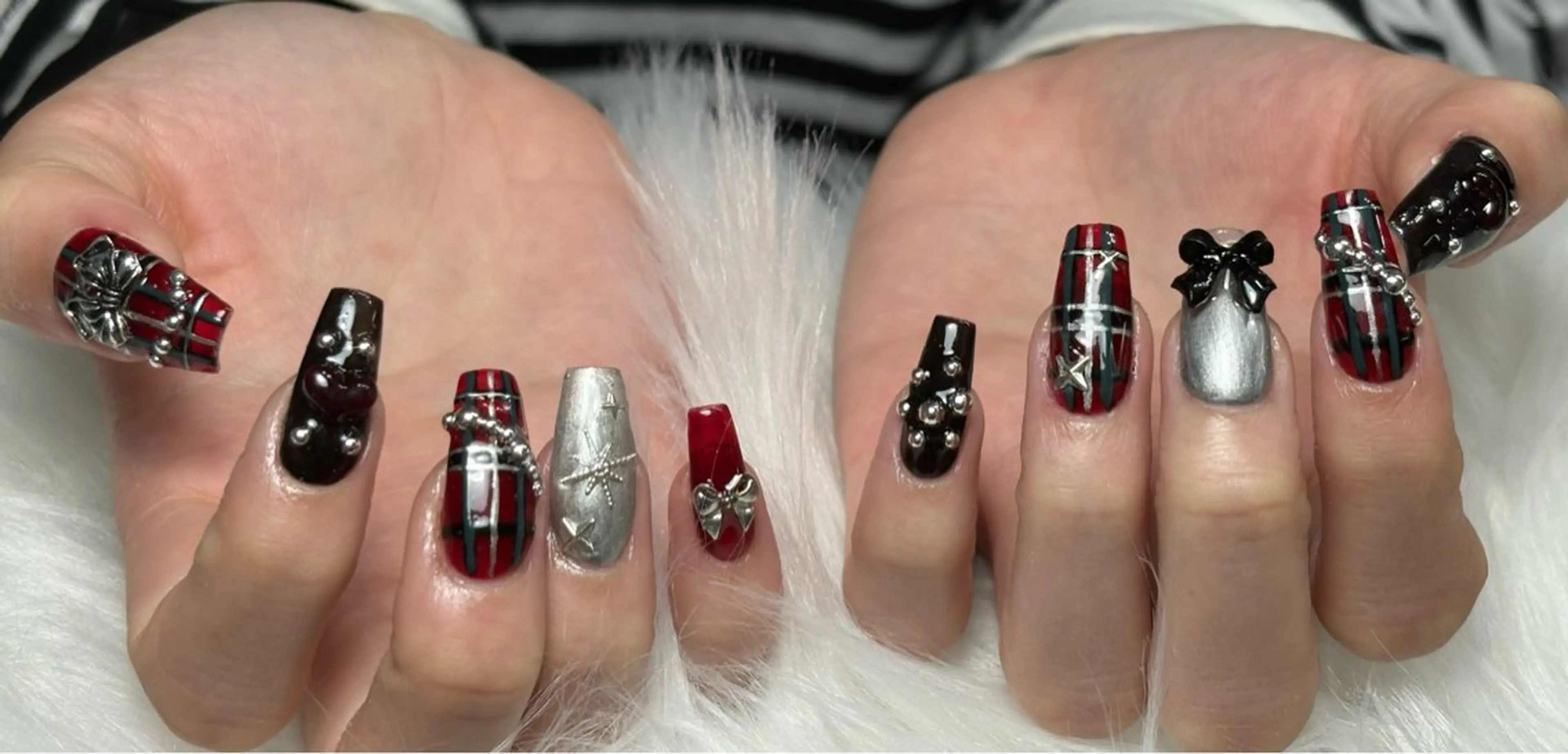 ネイル アートネイル 長さ出し ジェルネイル マグネットネイル ニュアンスネイル なな_ CloudyChanのネイルデザイン