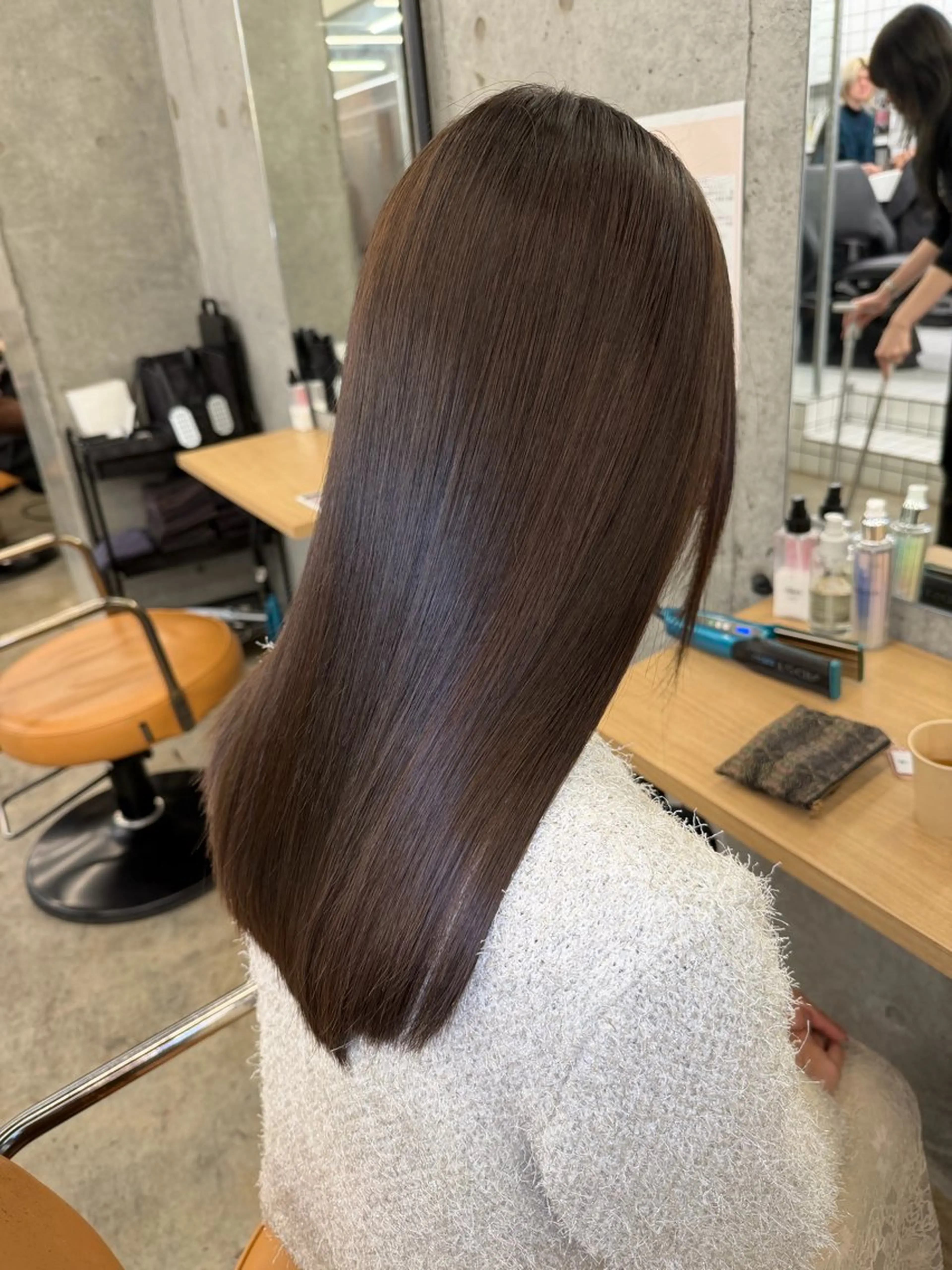 セミロング 髪質改善 レイヤーカット 縮毛矯正 縮毛矯正×髪質改善× 艶髪カラー　吉原和磨のヘアスタイル