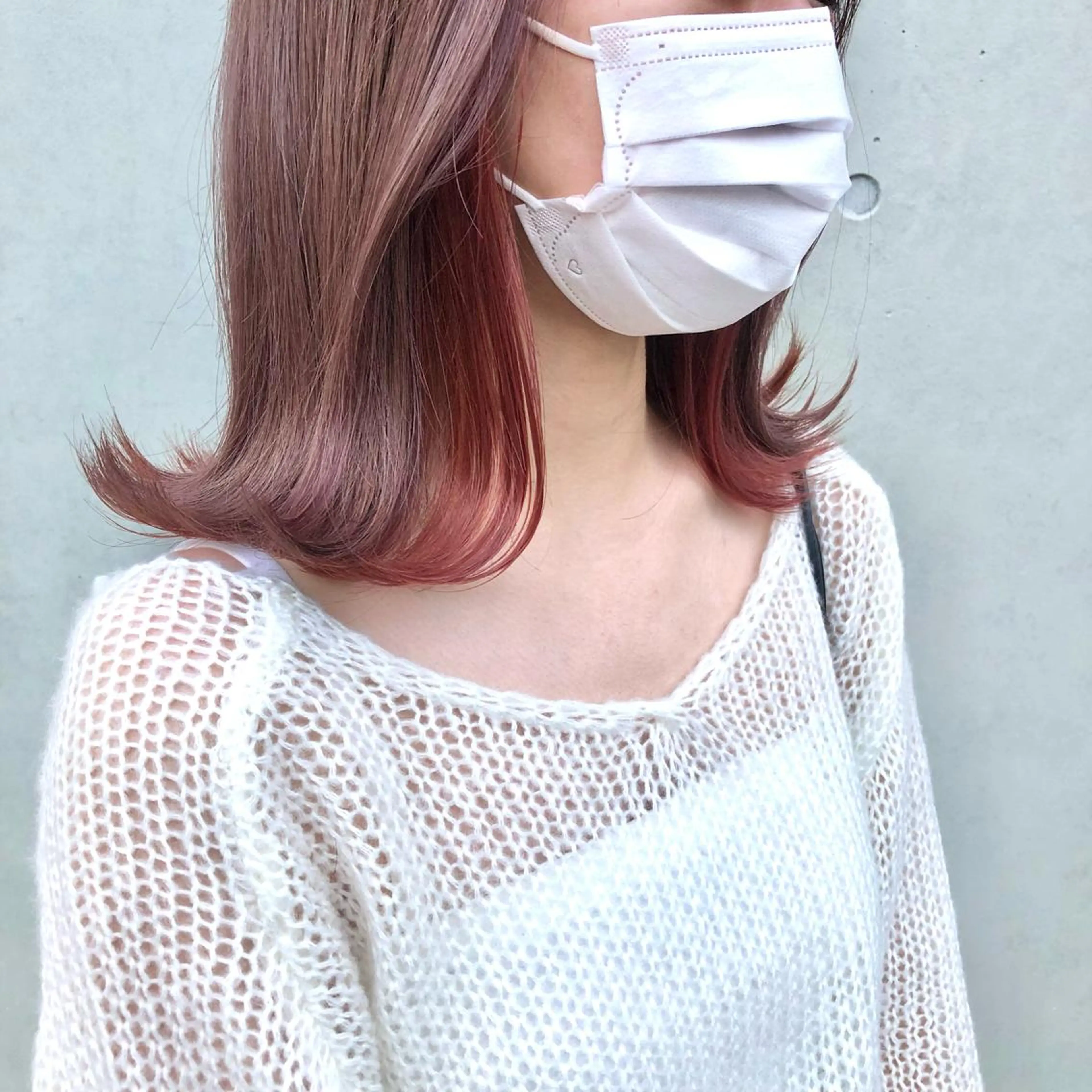 ミディアム カラー ヘアアレンジ インナーカラー ピンクカラー 八巻 晴香のヘアスタイル