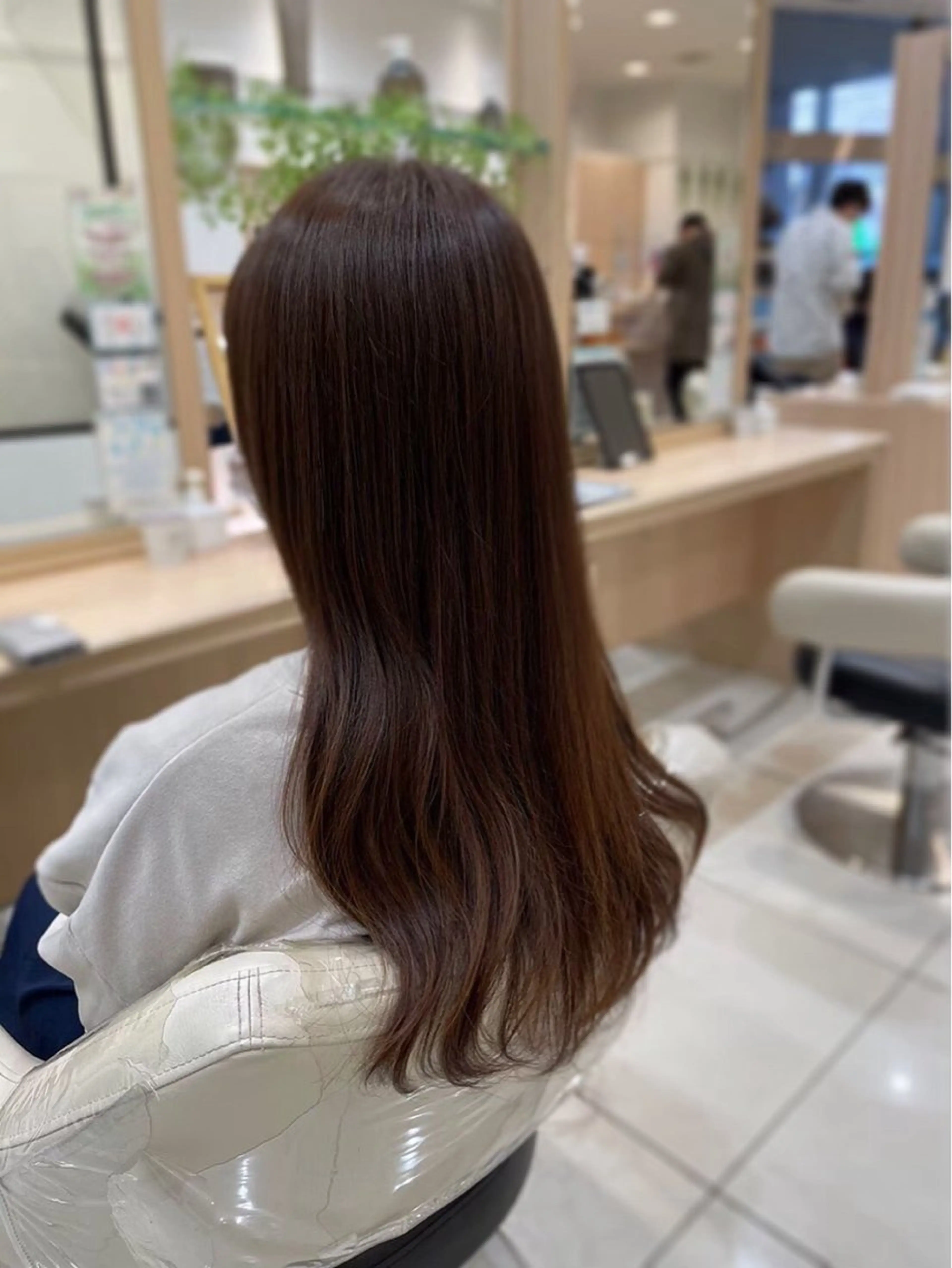 ロング ヘアカラー 上村 夢斗のヘアスタイル