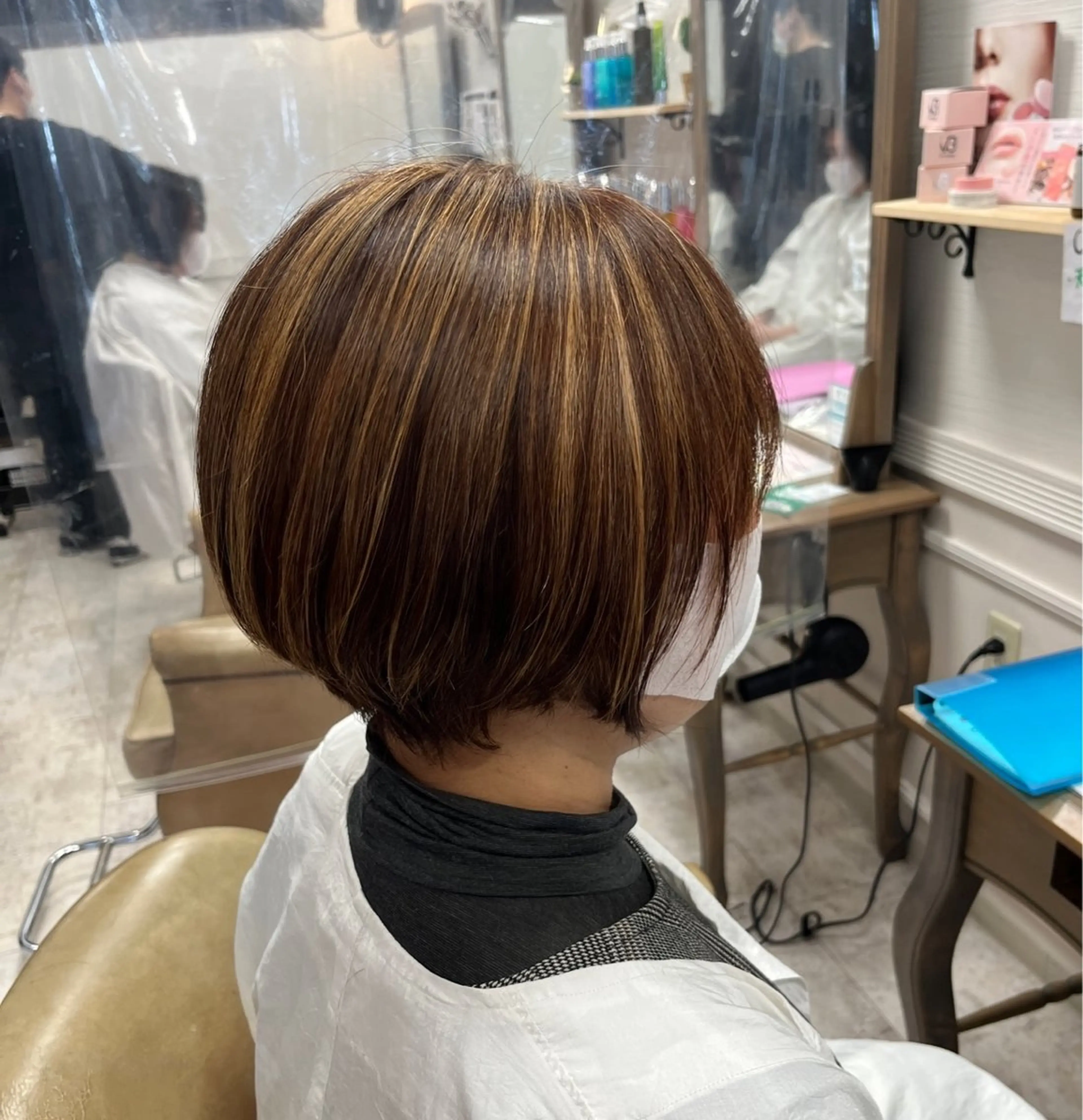 ショート カラー ハイライトカラー ハイライト 中村 由布紀のヘアスタイル