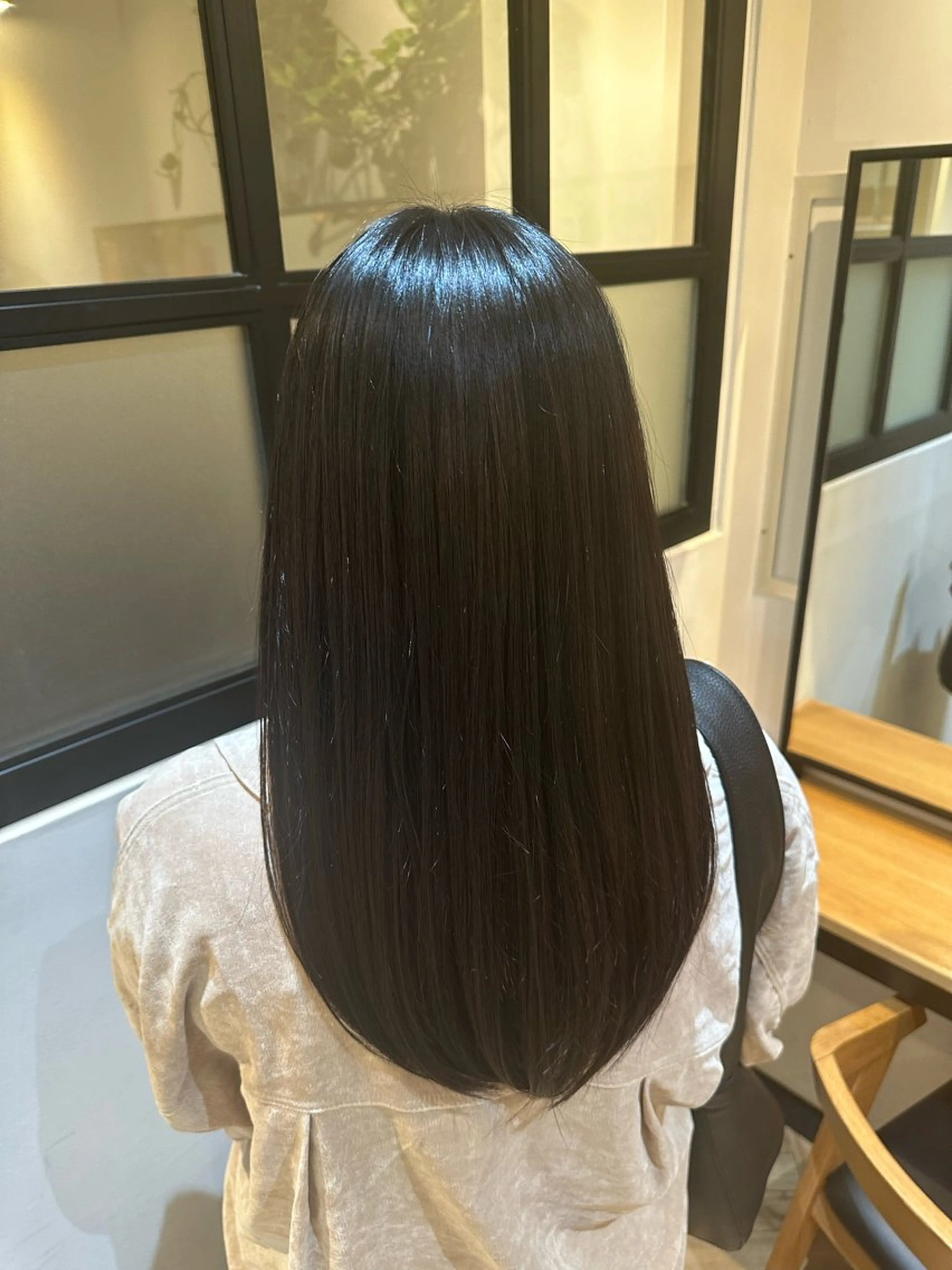 セミロング カラー Luna🌙 艶カラーのヘアスタイル