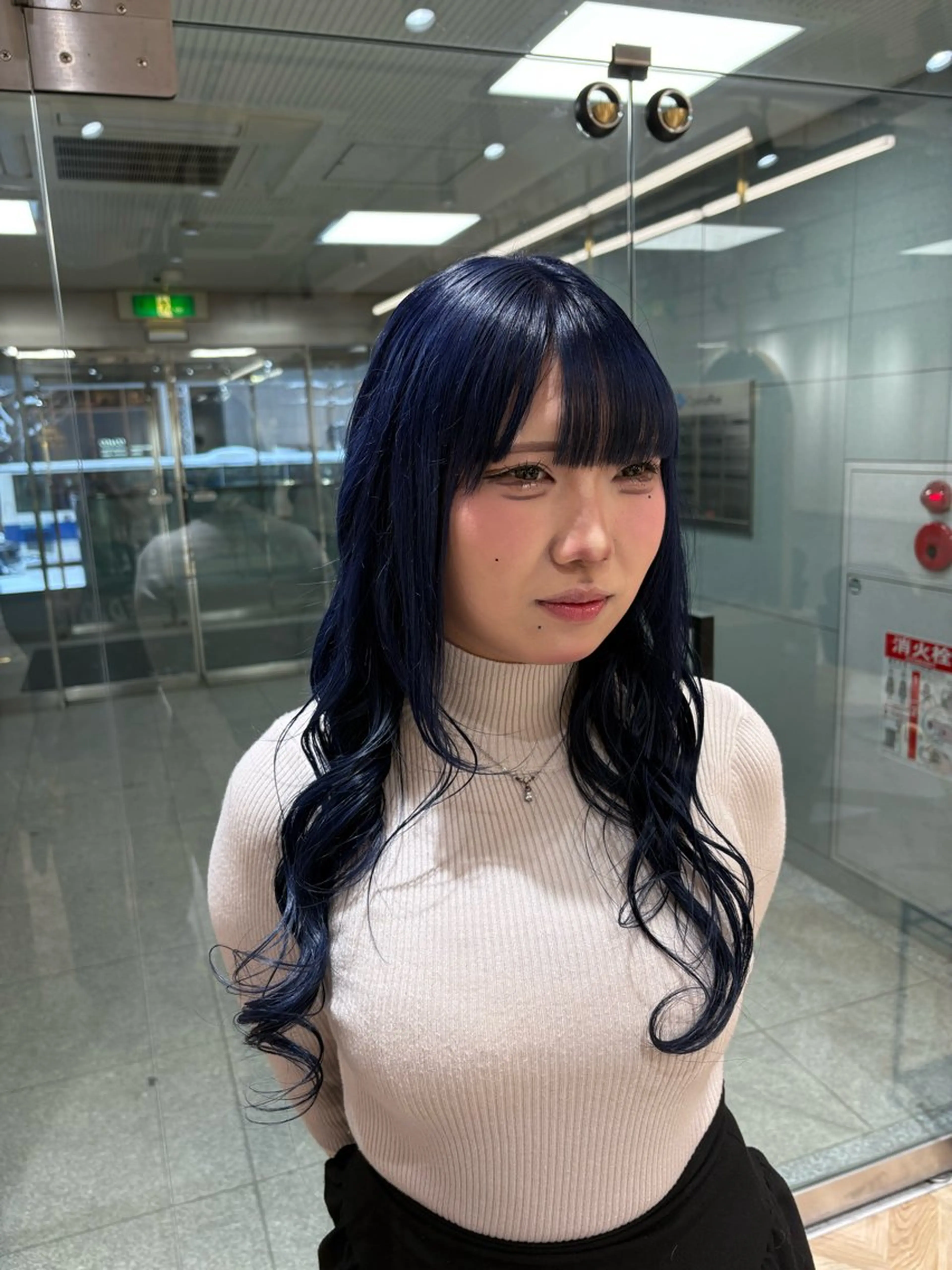 ロング ヘアカラー 🩶ハイトーン🖤 URARAのヘアスタイル