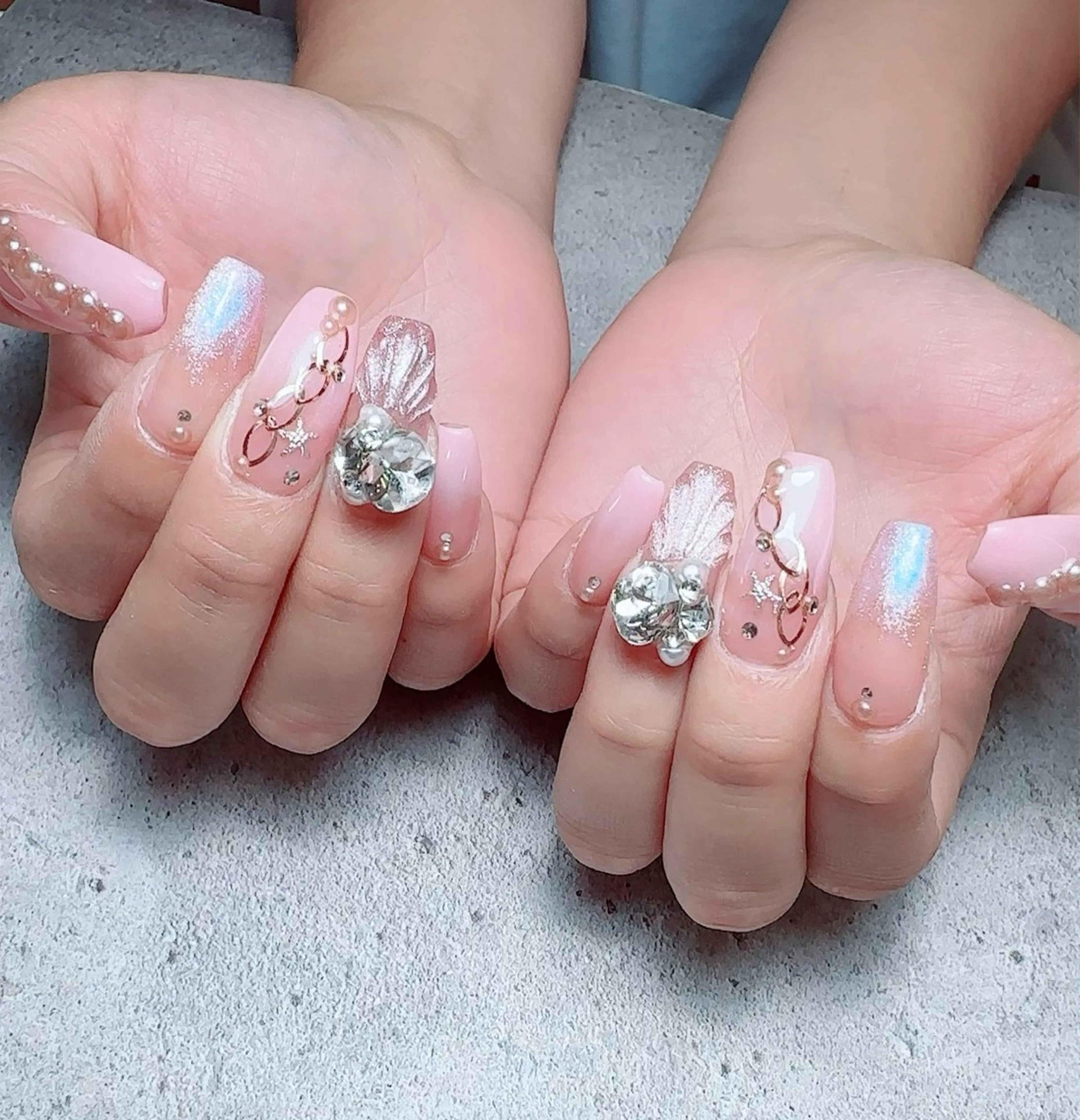 ネイル アートネイル ハート マグネットネイル 持ち込み ニュアンスネイル ハンドネイル Nailsalon Mimiy..♡のネイルデザイン
