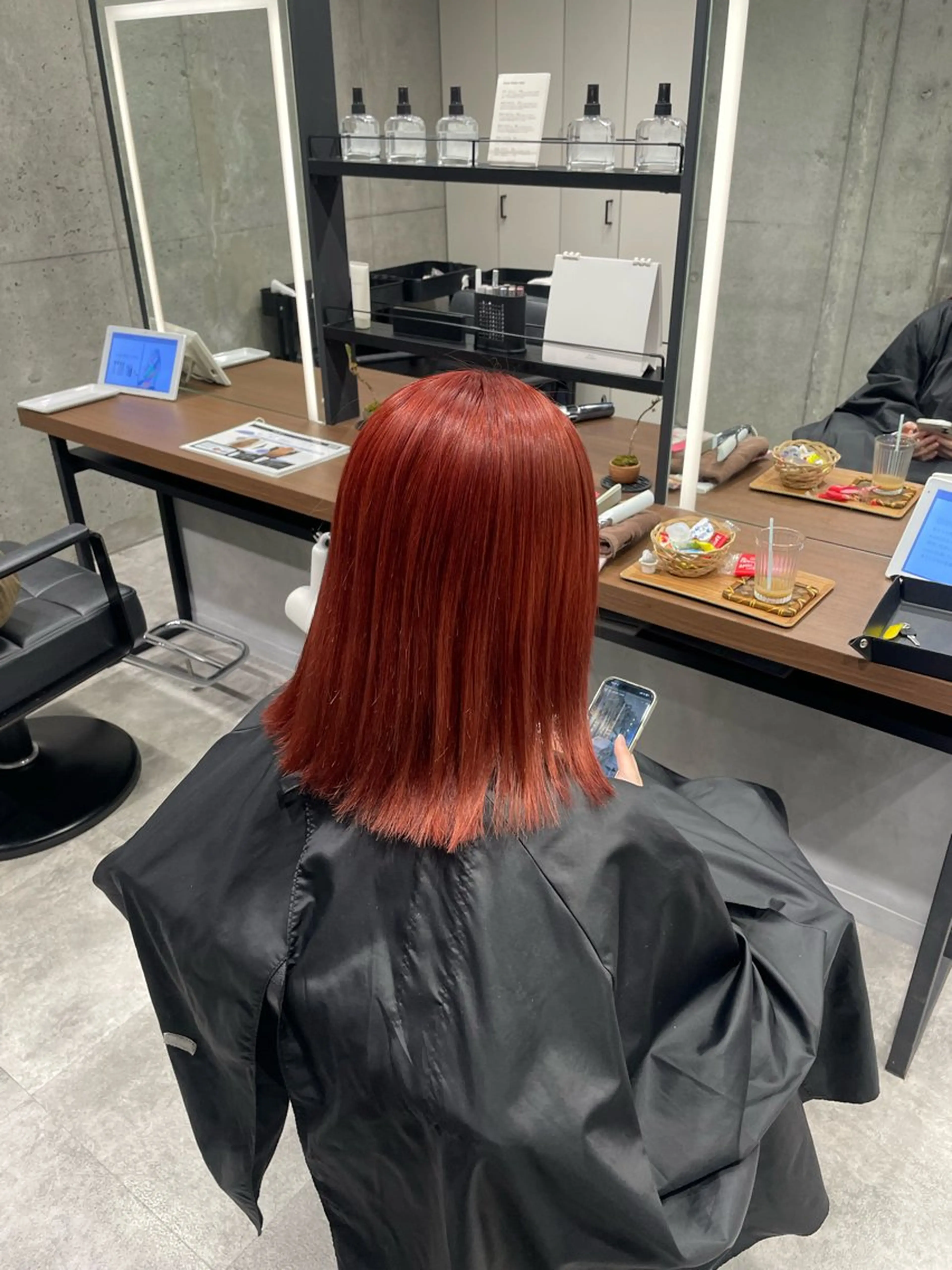 カラー ブリーチ オレンジ オレンジレッド レッドカラー 暖色/ハイトーン/ カラー/HBLのヘアスタイル