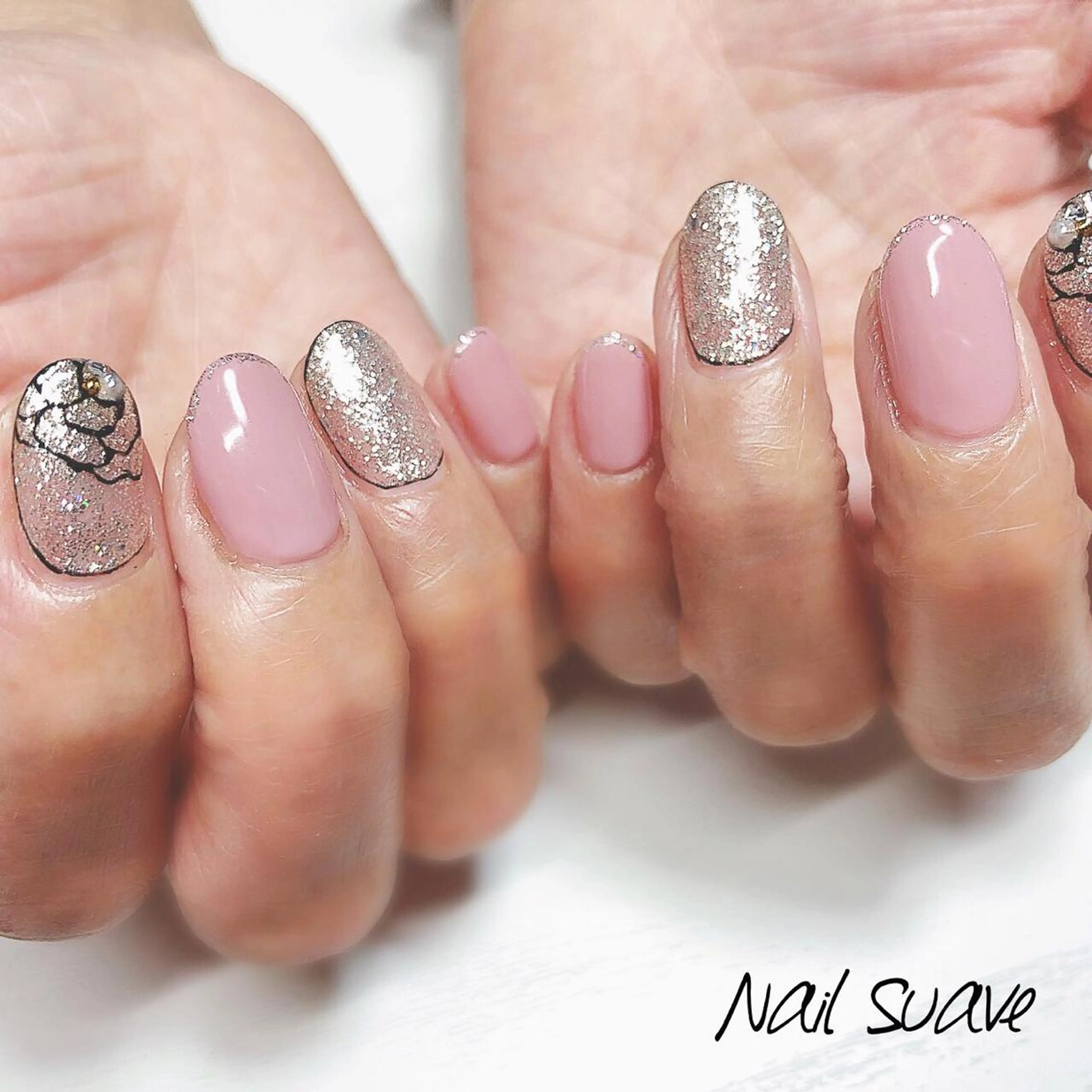 ネイル キラキラネイル Nail Suave (シュアーヴ)のネイルデザイン