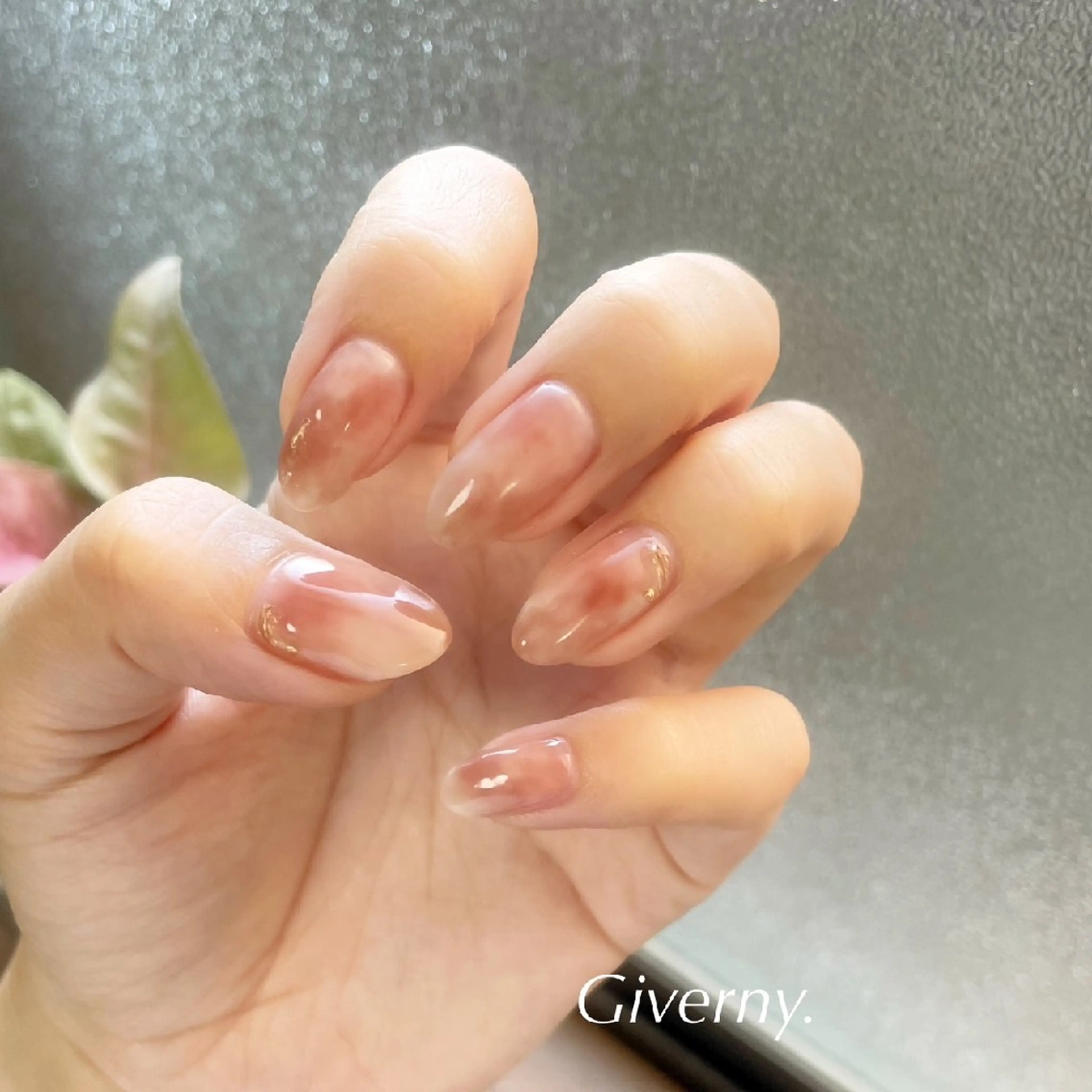 ネイル ブラウン ミラーネイル ニュアンスネイル ピンク ハンドネイル Giverny .のネイルデザイン